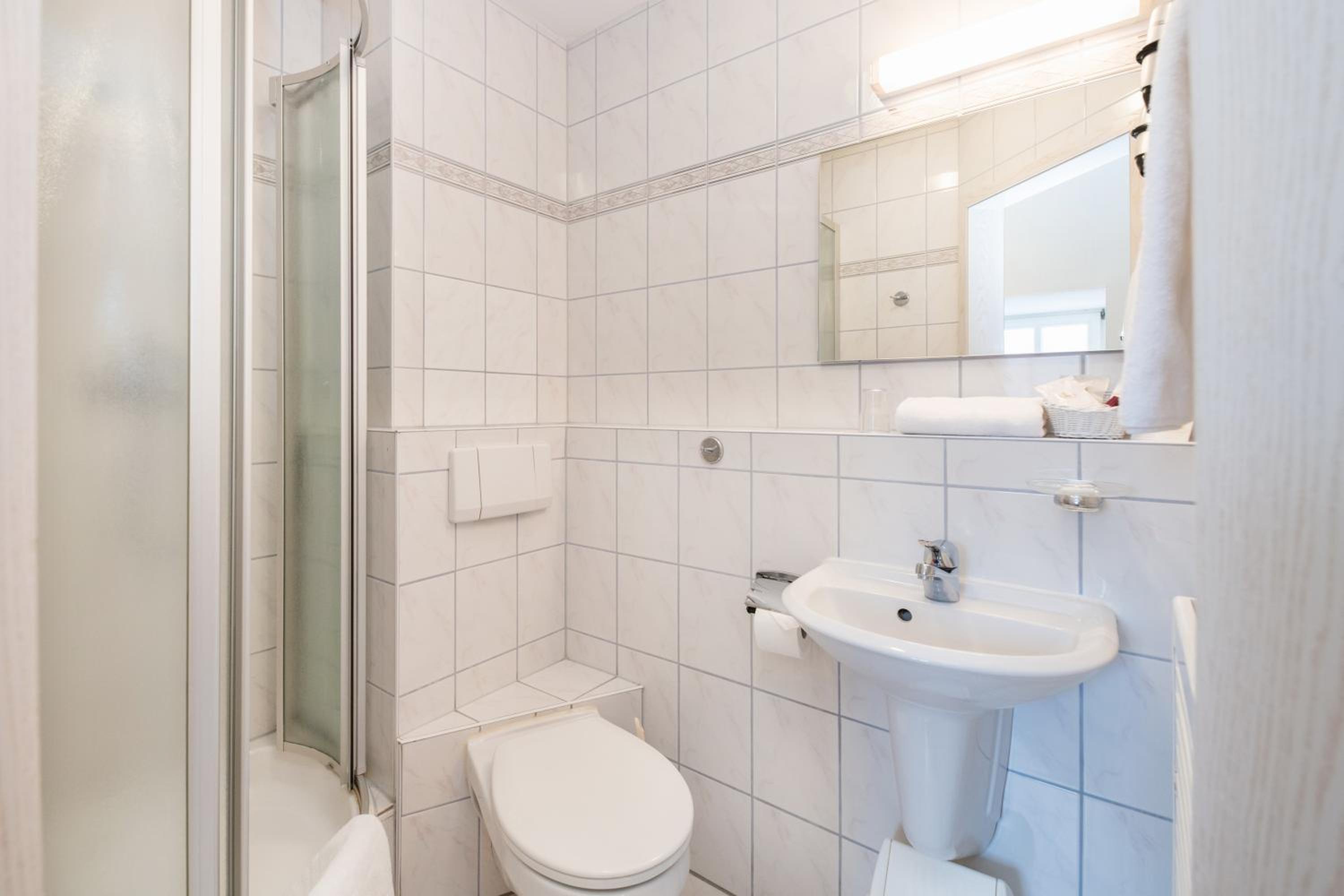 Small Single Room photo 3