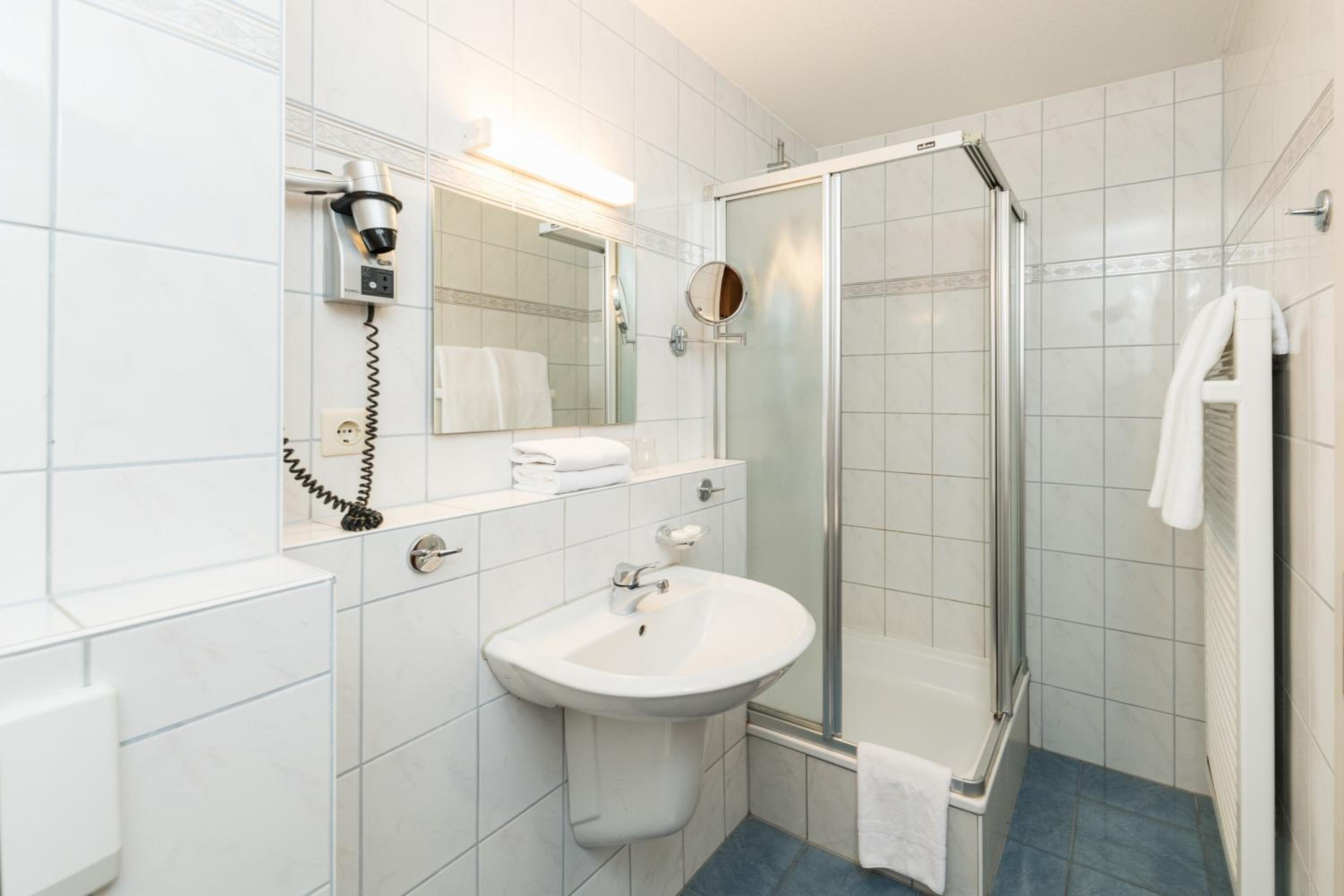 Double Room - Photo 5