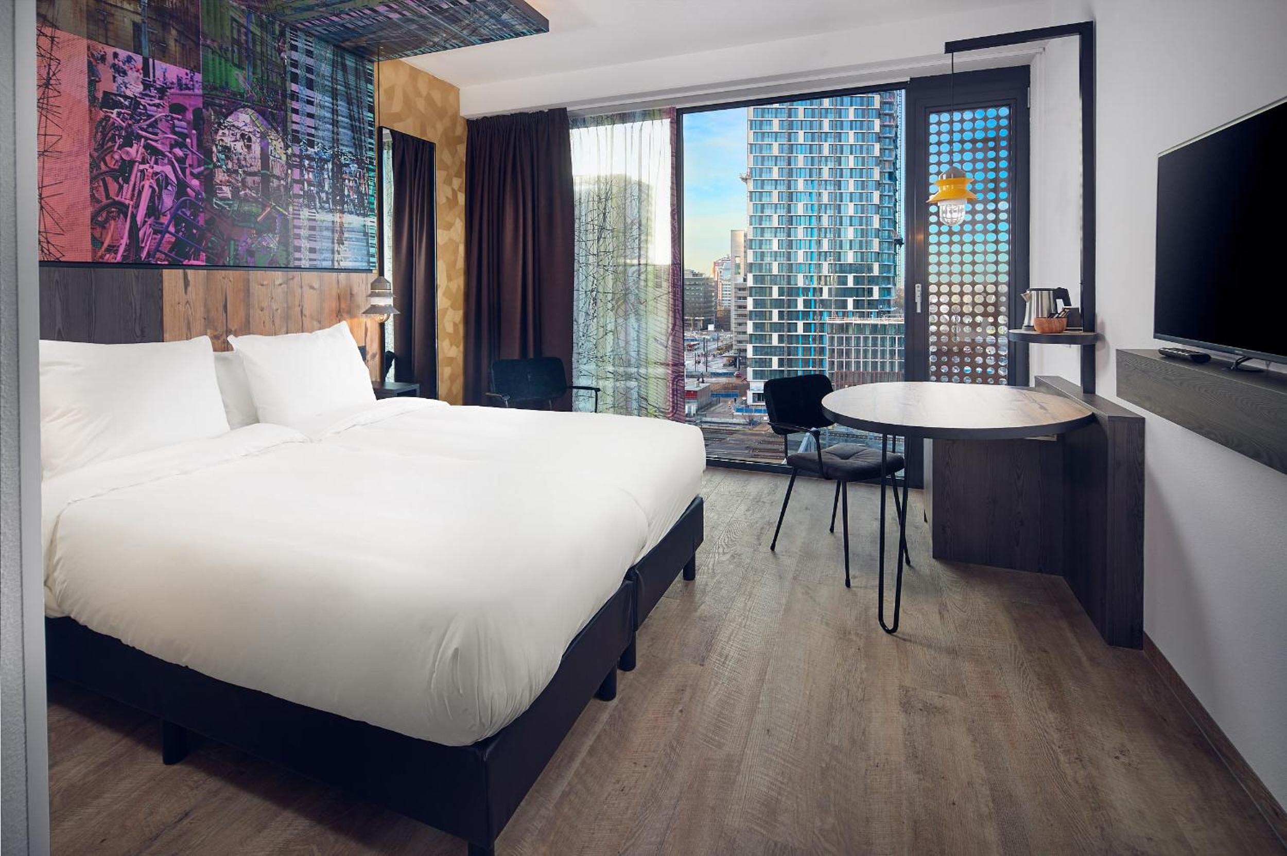 City Twin Room - Photo 2