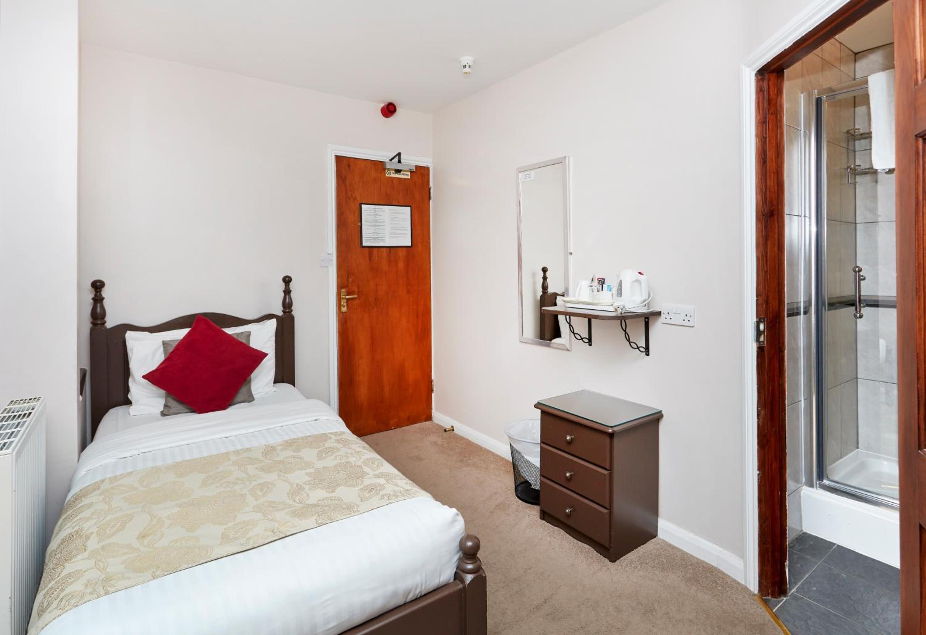 Single Room photo 2