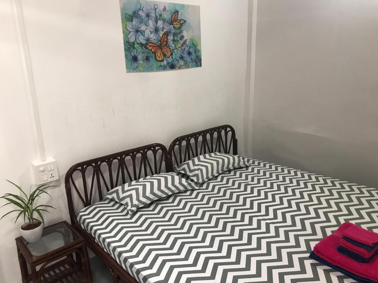 Deluxe Double Room with Shower (Non AC) - Photo 7