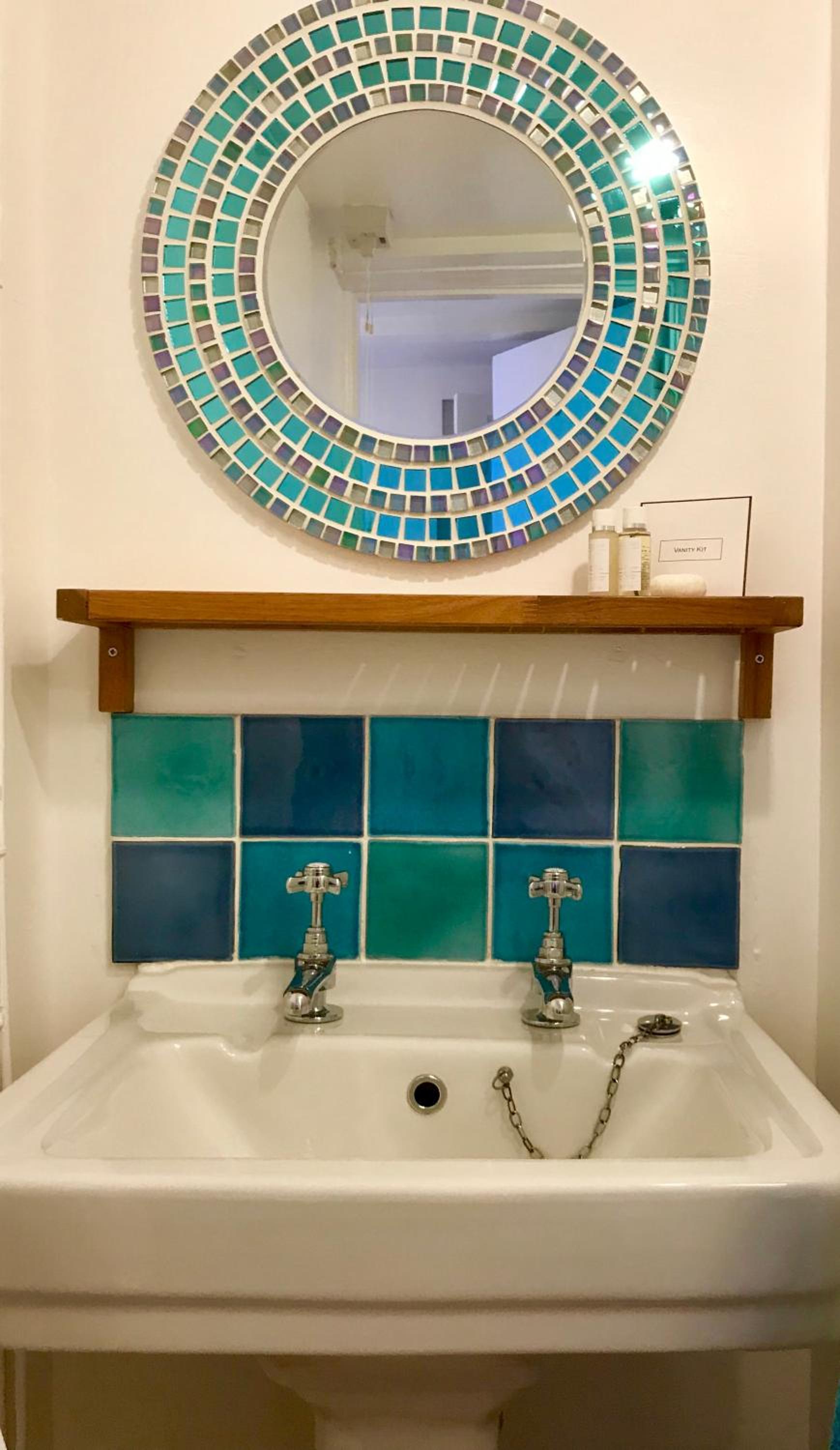 Twin Room with Shower photo 2