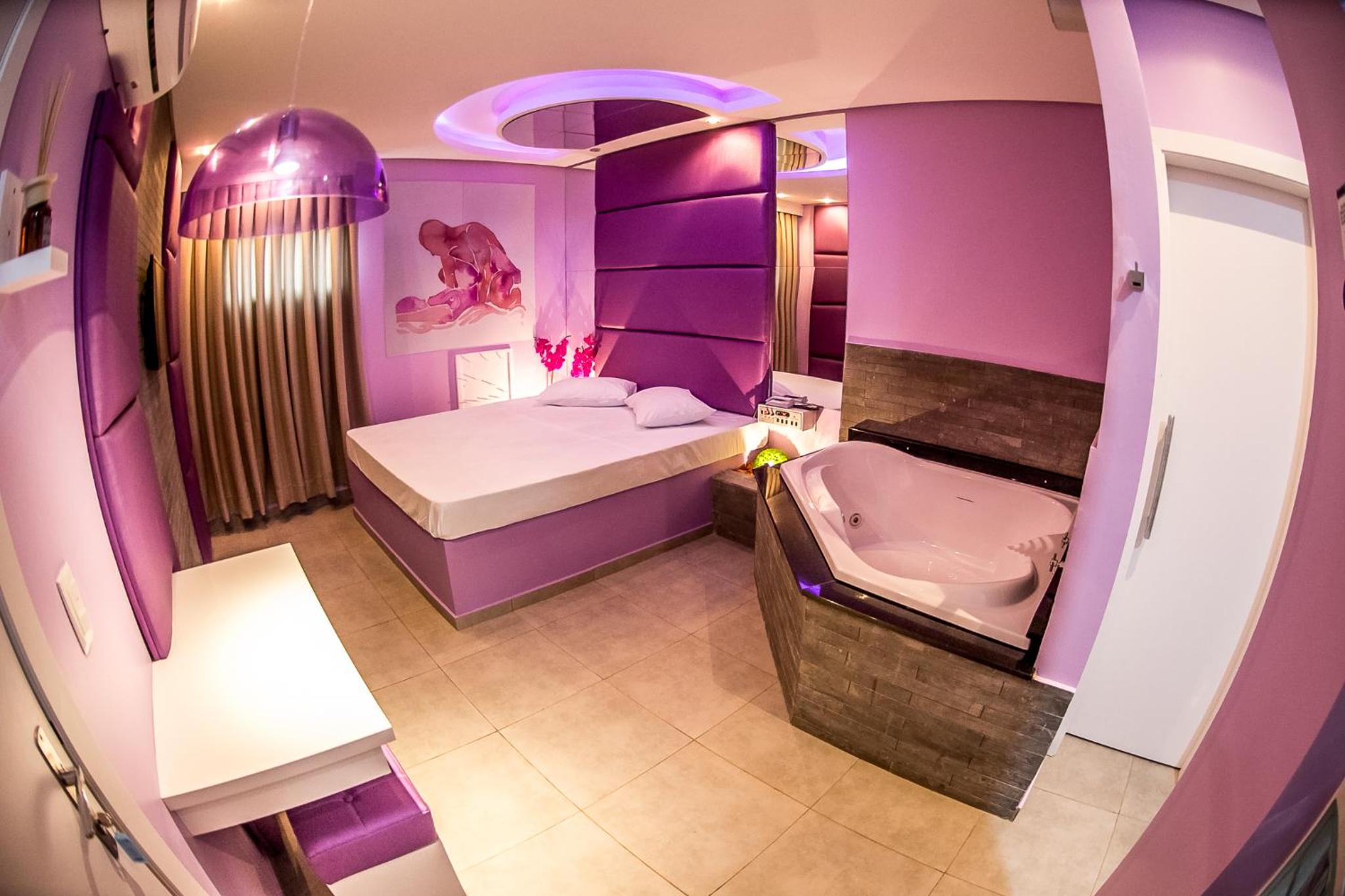 Deluxe Suite With Spa Bath