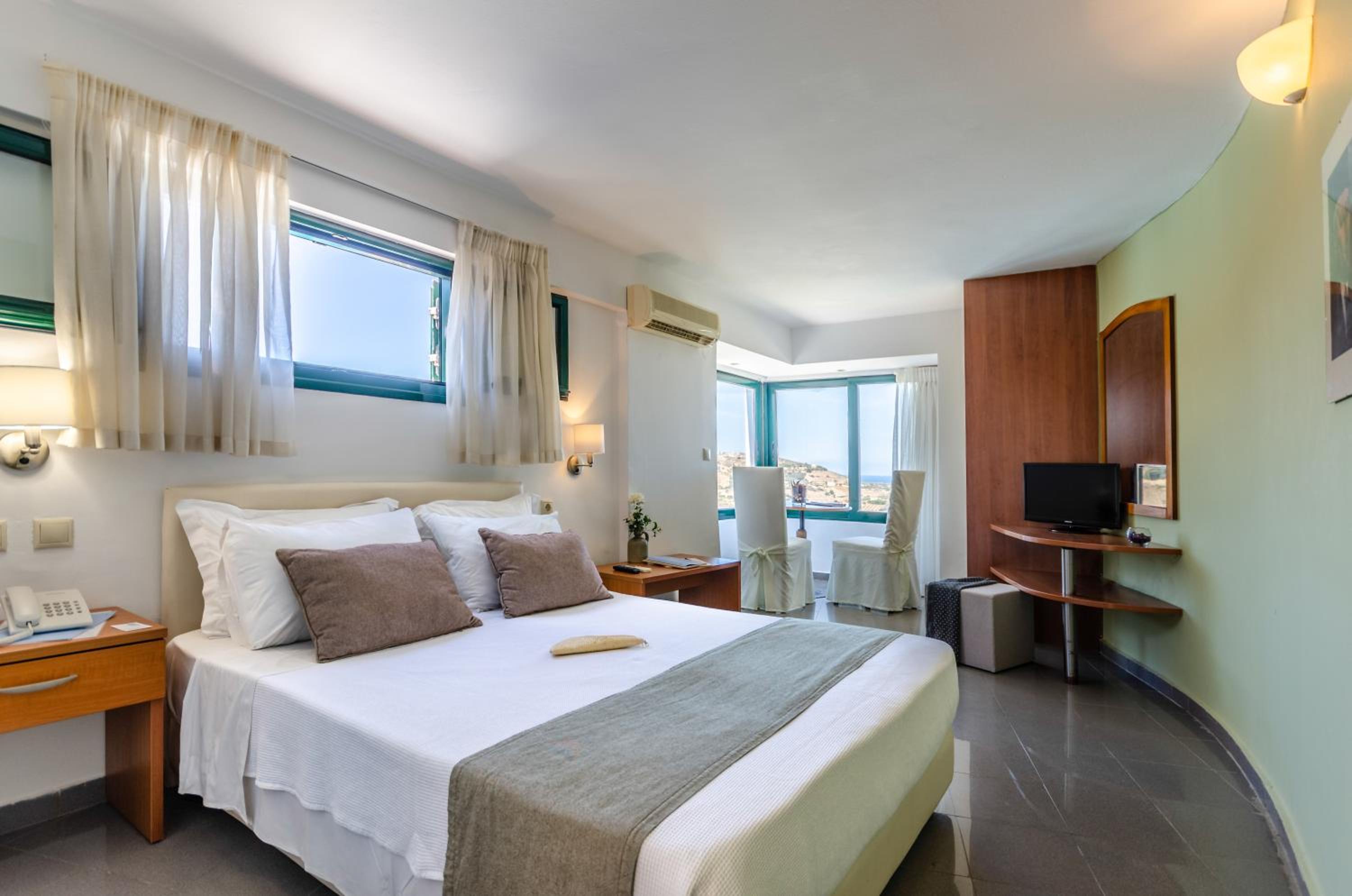 Economy Twin Room with Sea View