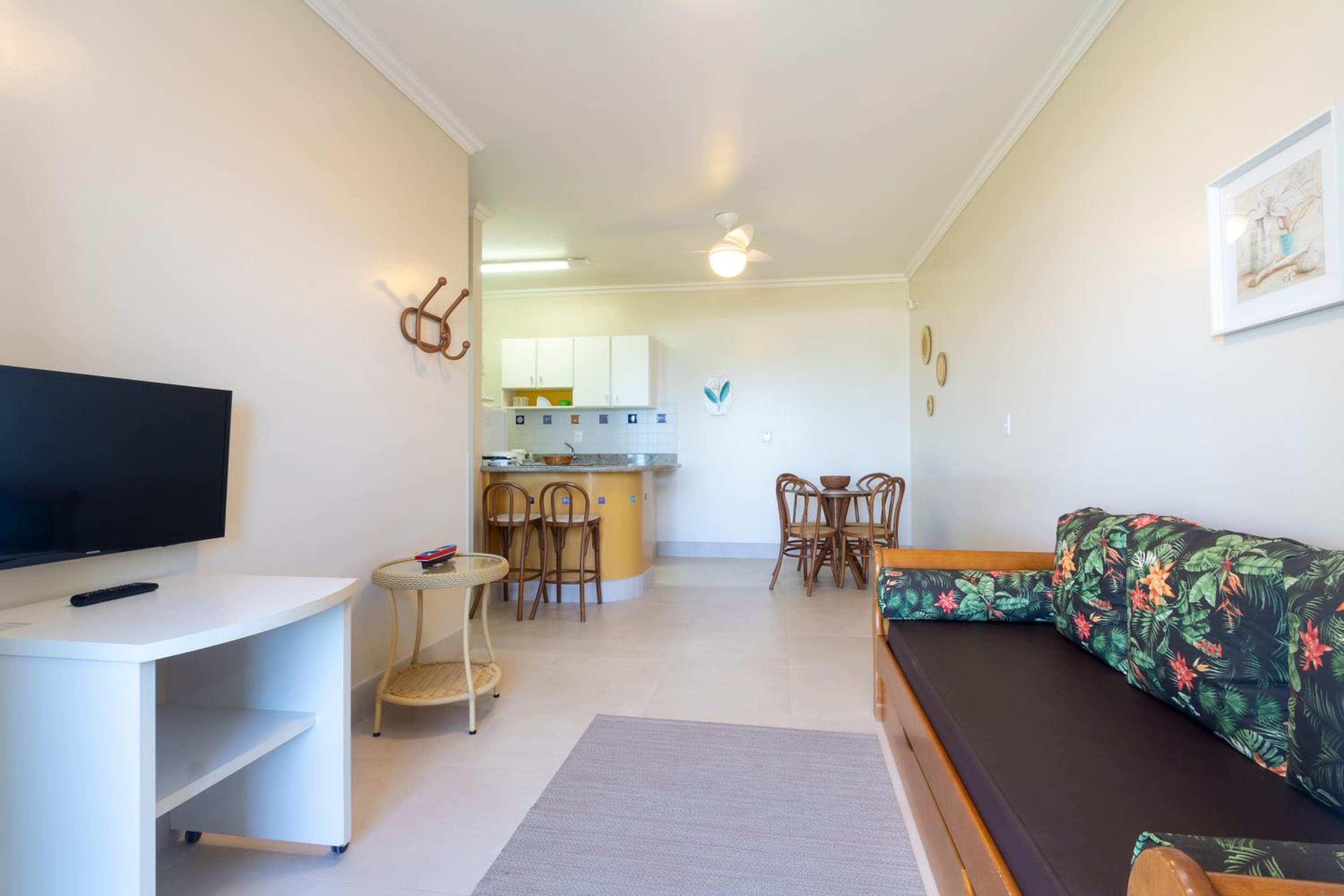 One-Bedroom Side Apartment photo 2