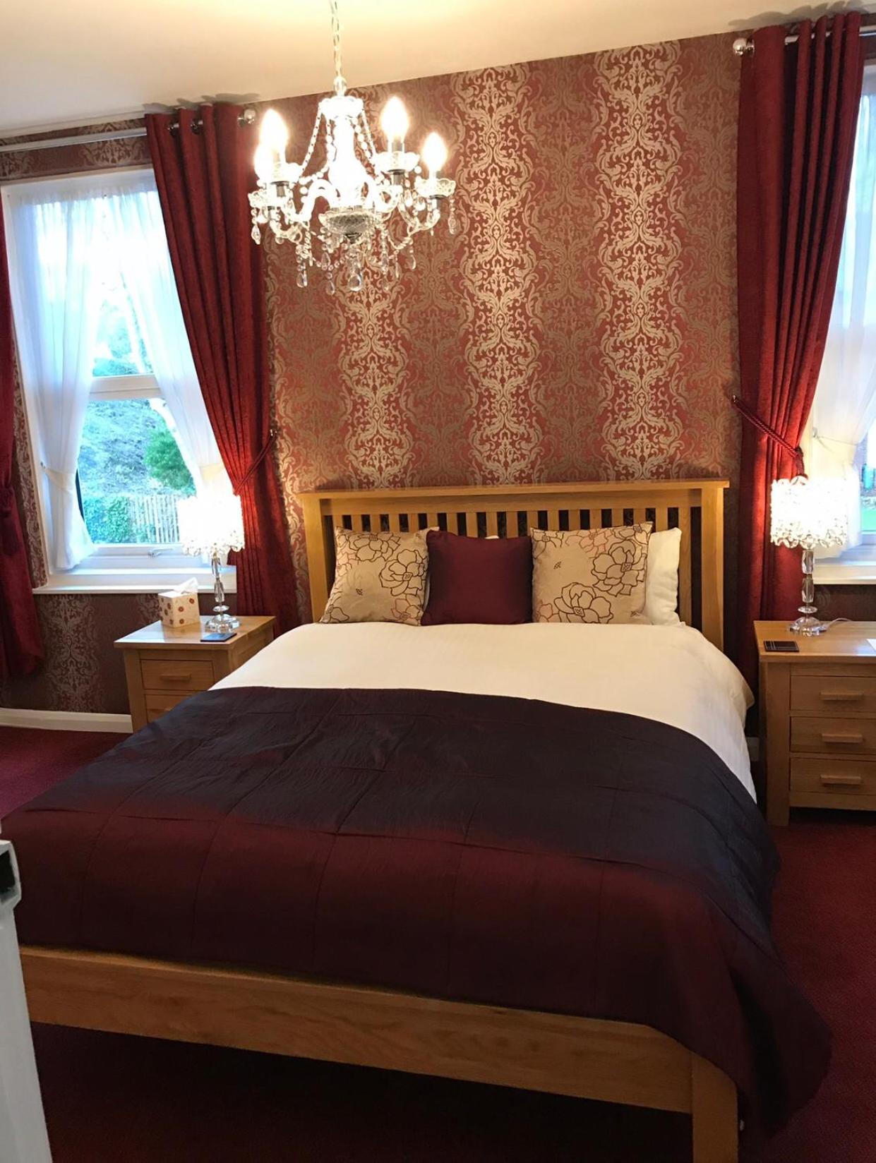 Deluxe King Room - Photo 4