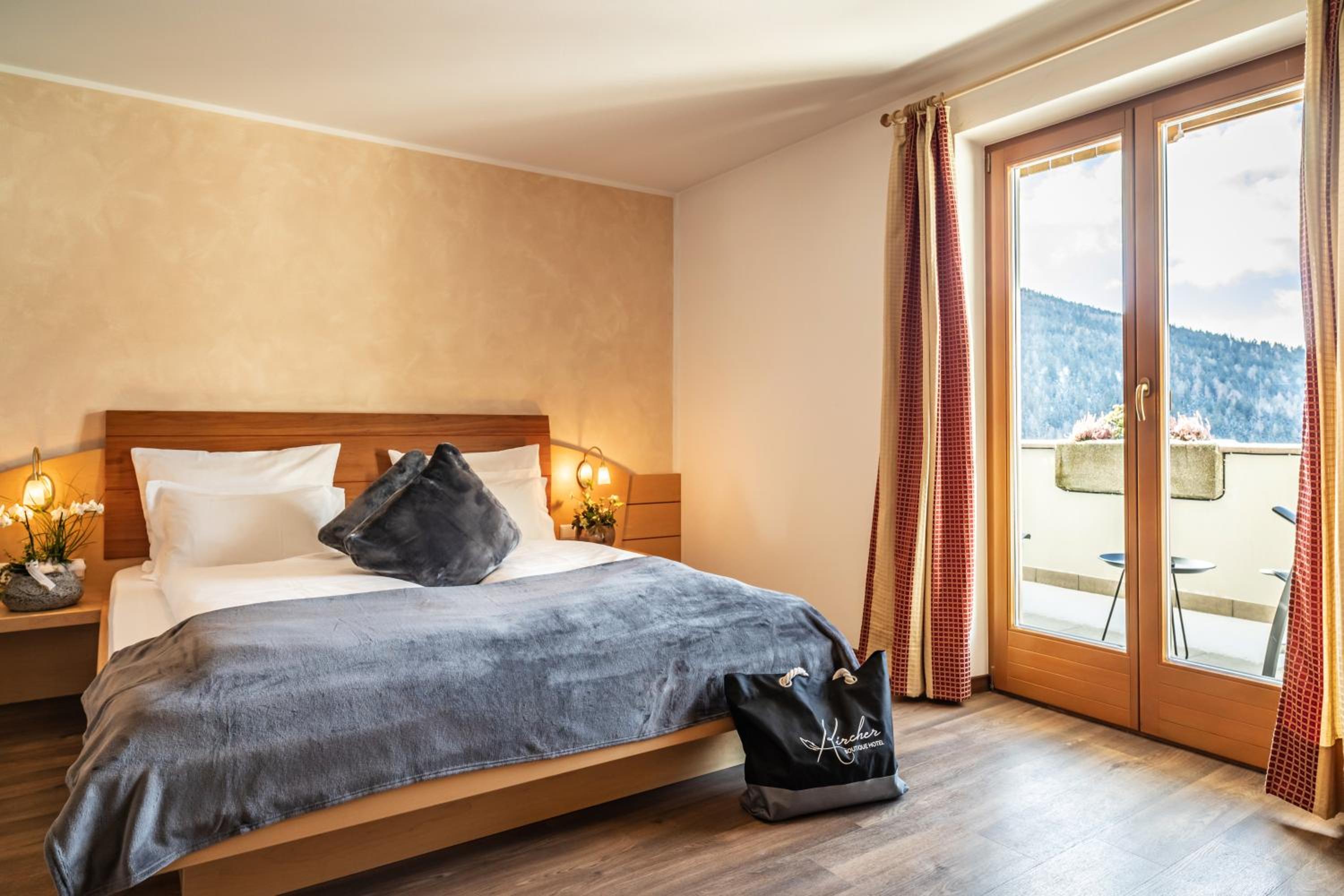 Family Room with Balcony and Mountain View photo 1