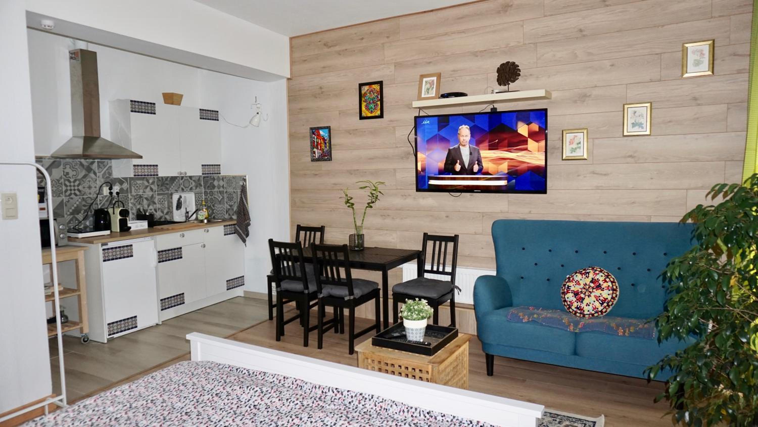 Apartment with Terrace - Photo 6