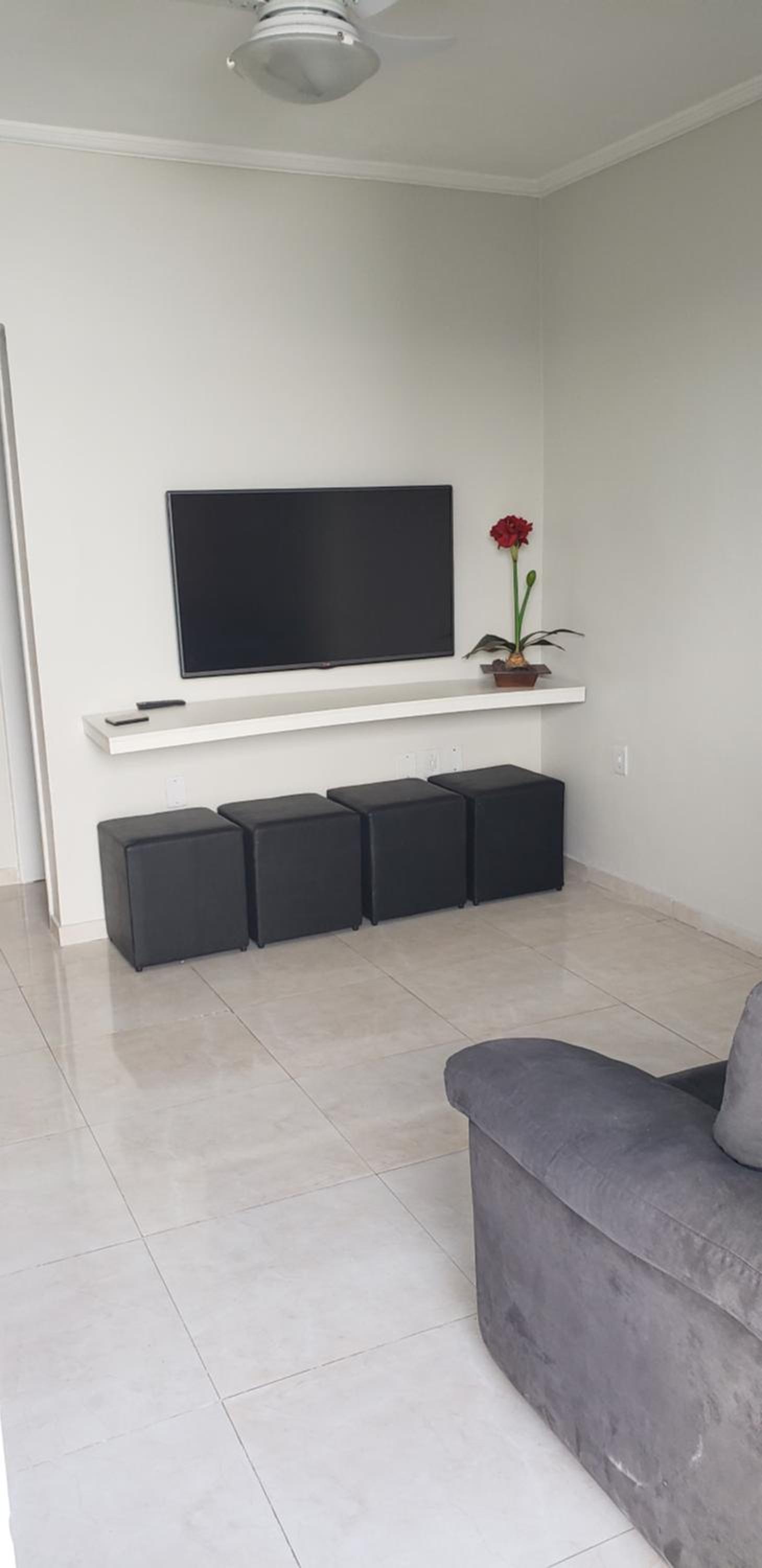 One-Bedroom House photo 1