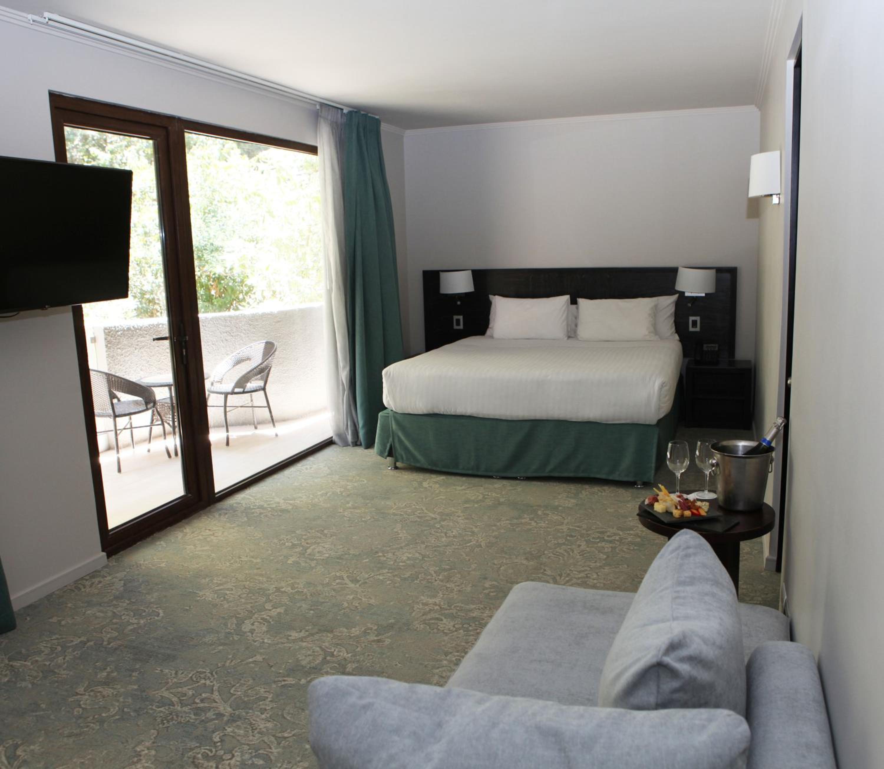 Deluxe Junior Suite photo 2