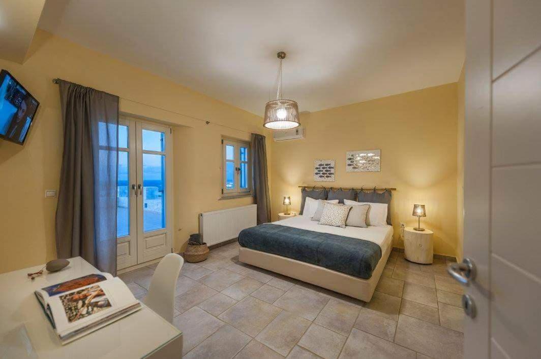 Three-Bedroom Villa - Photo 3