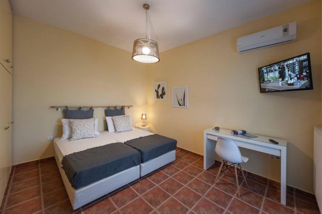 Three-Bedroom Villa - Photo 12