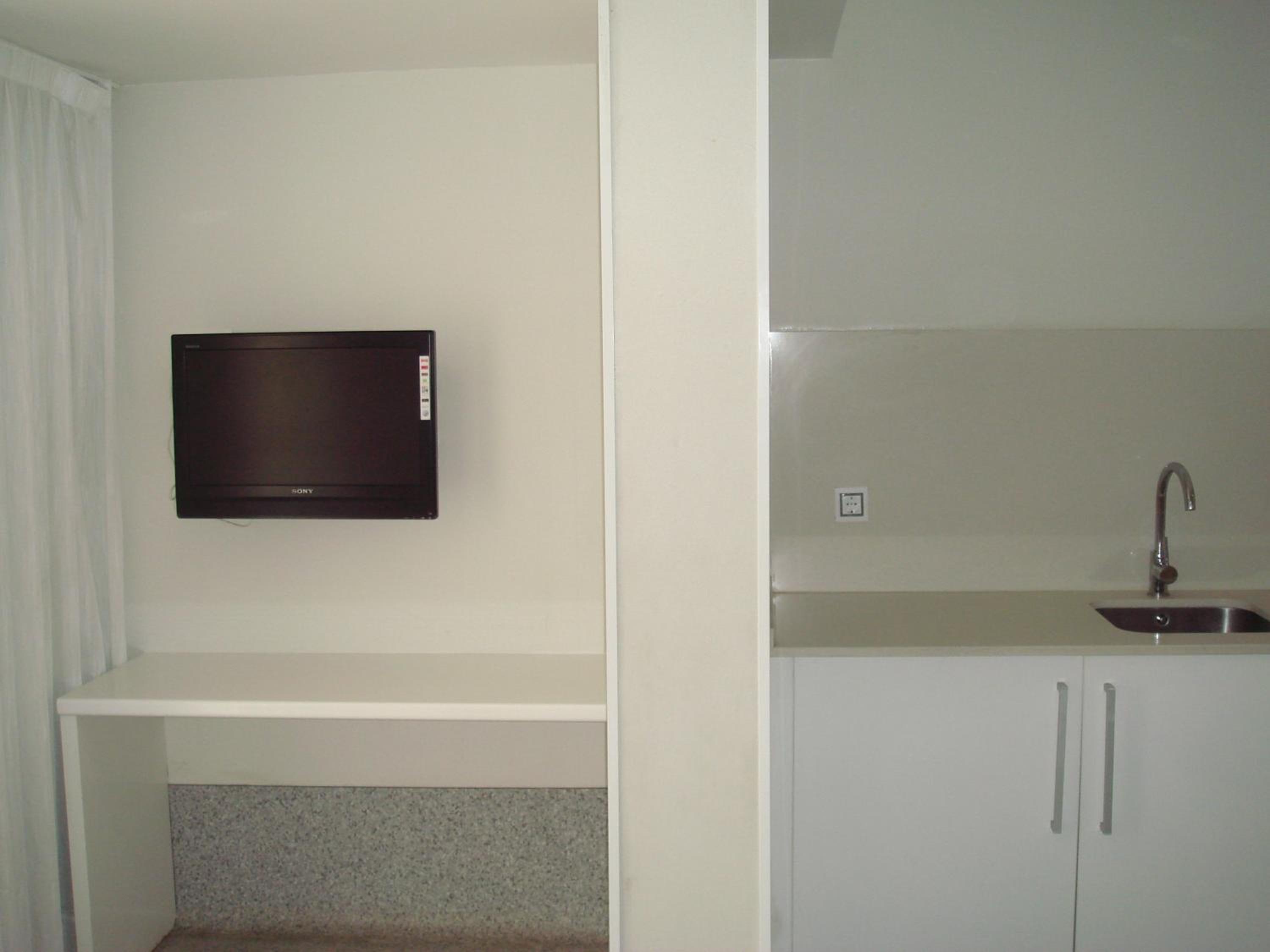 Standard  Studio - Photo 4