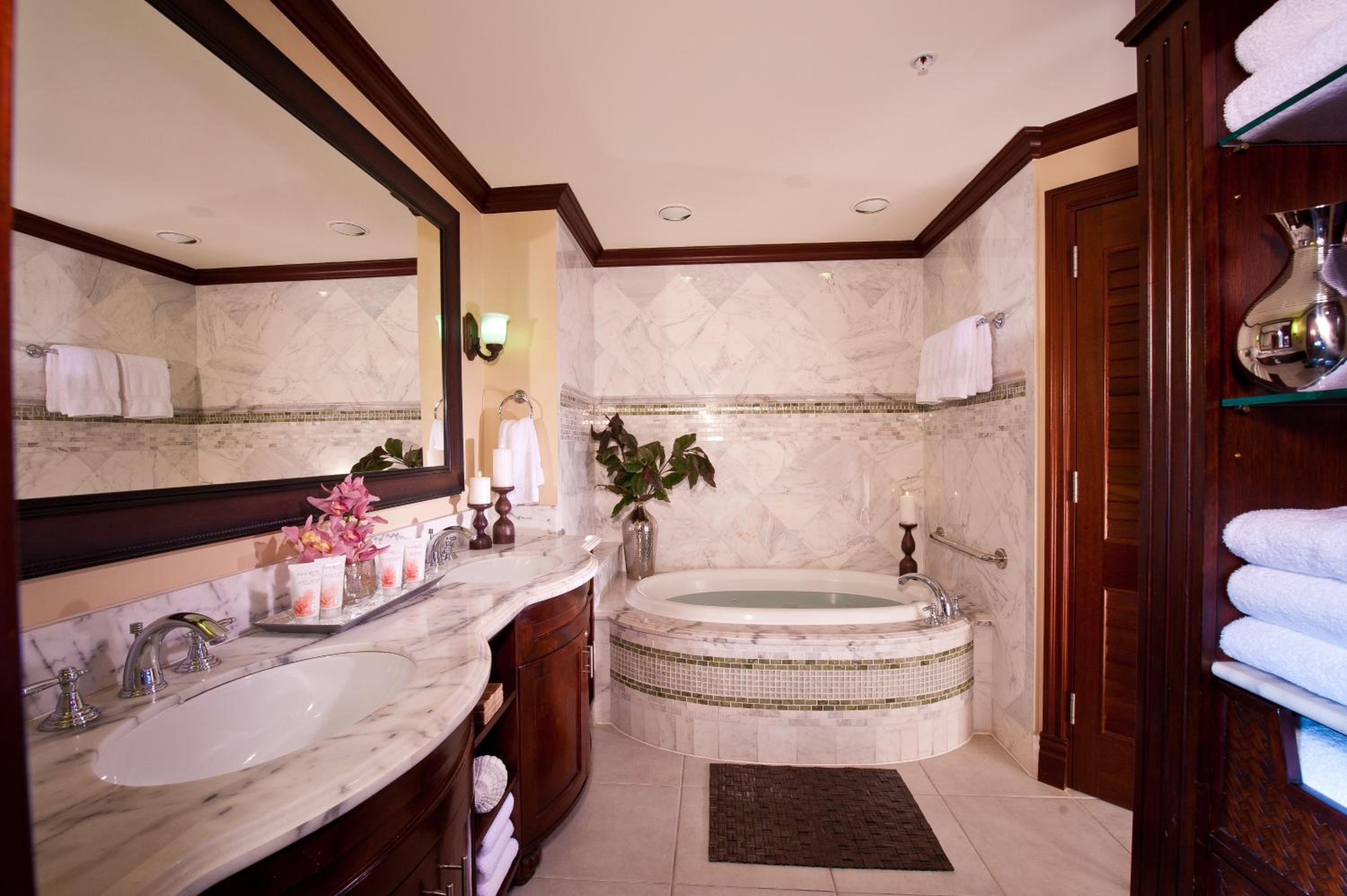 Italian Oceanview Concierge Family Suite with Kids Room