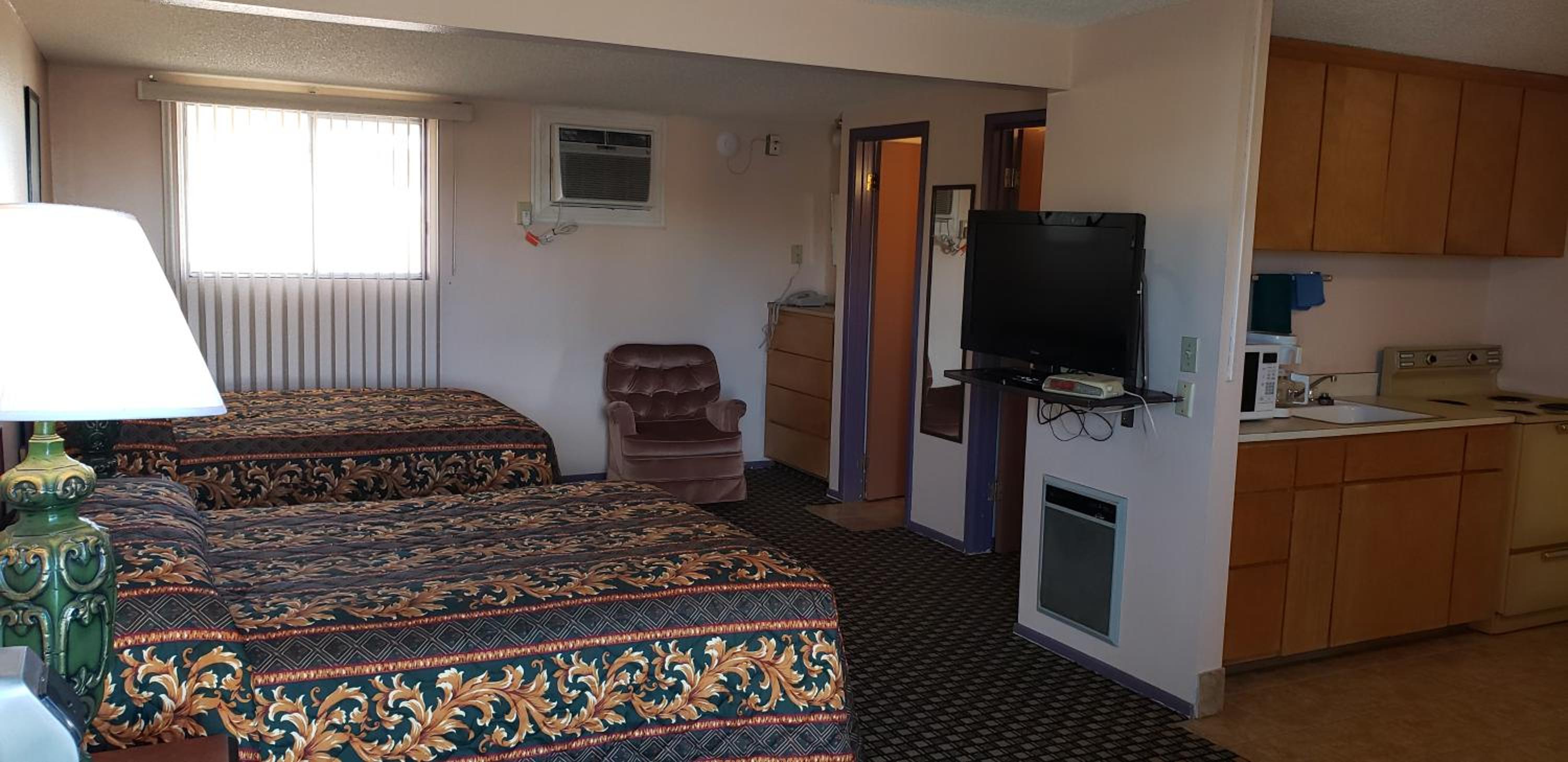 Double Room - Non-Smoking  - Photo 2