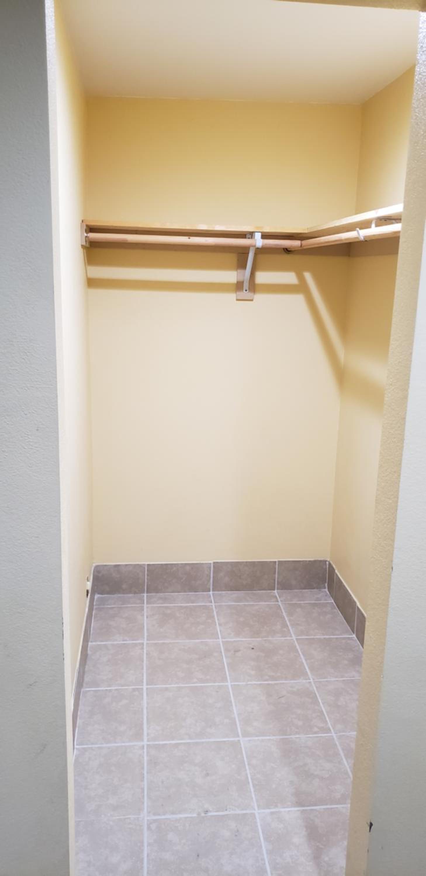 Double Room - Non-Smoking  - Photo 8