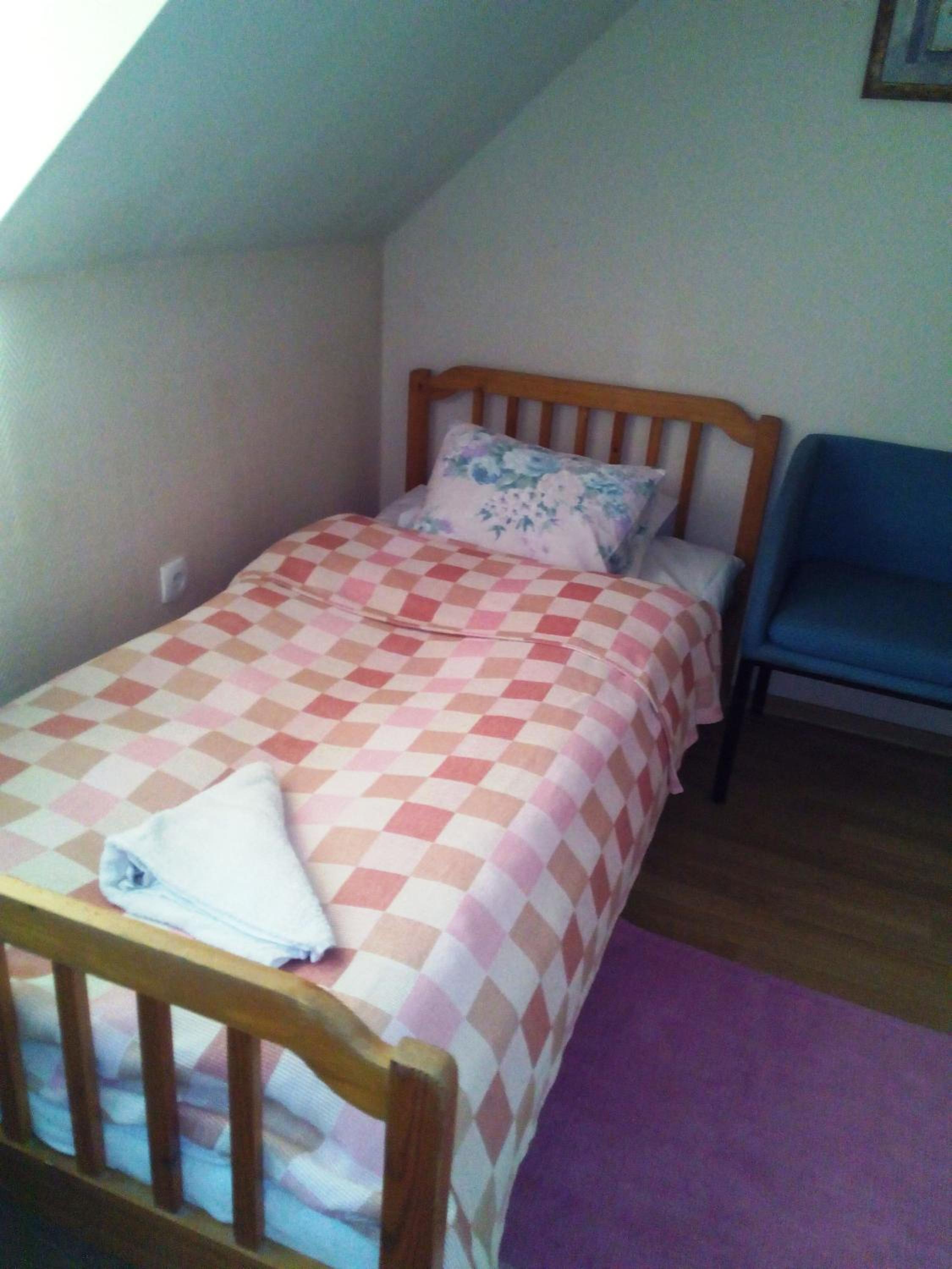 Twin Room with Shared Bathroom photo 2