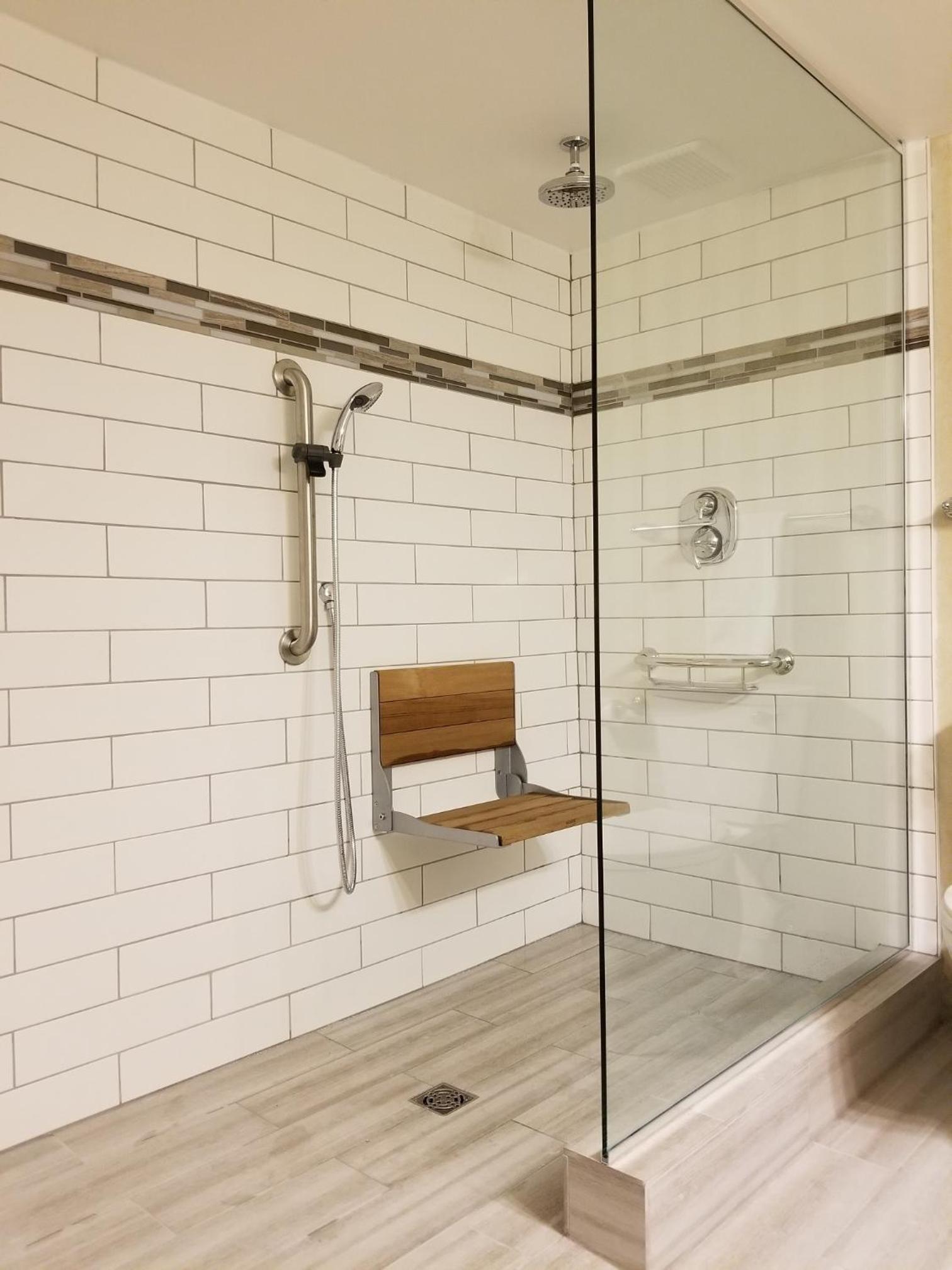 Queen Room - Disability Access - Photo 2