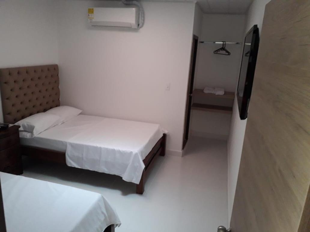 Double or Twin Room with Private Bathroom photo 2