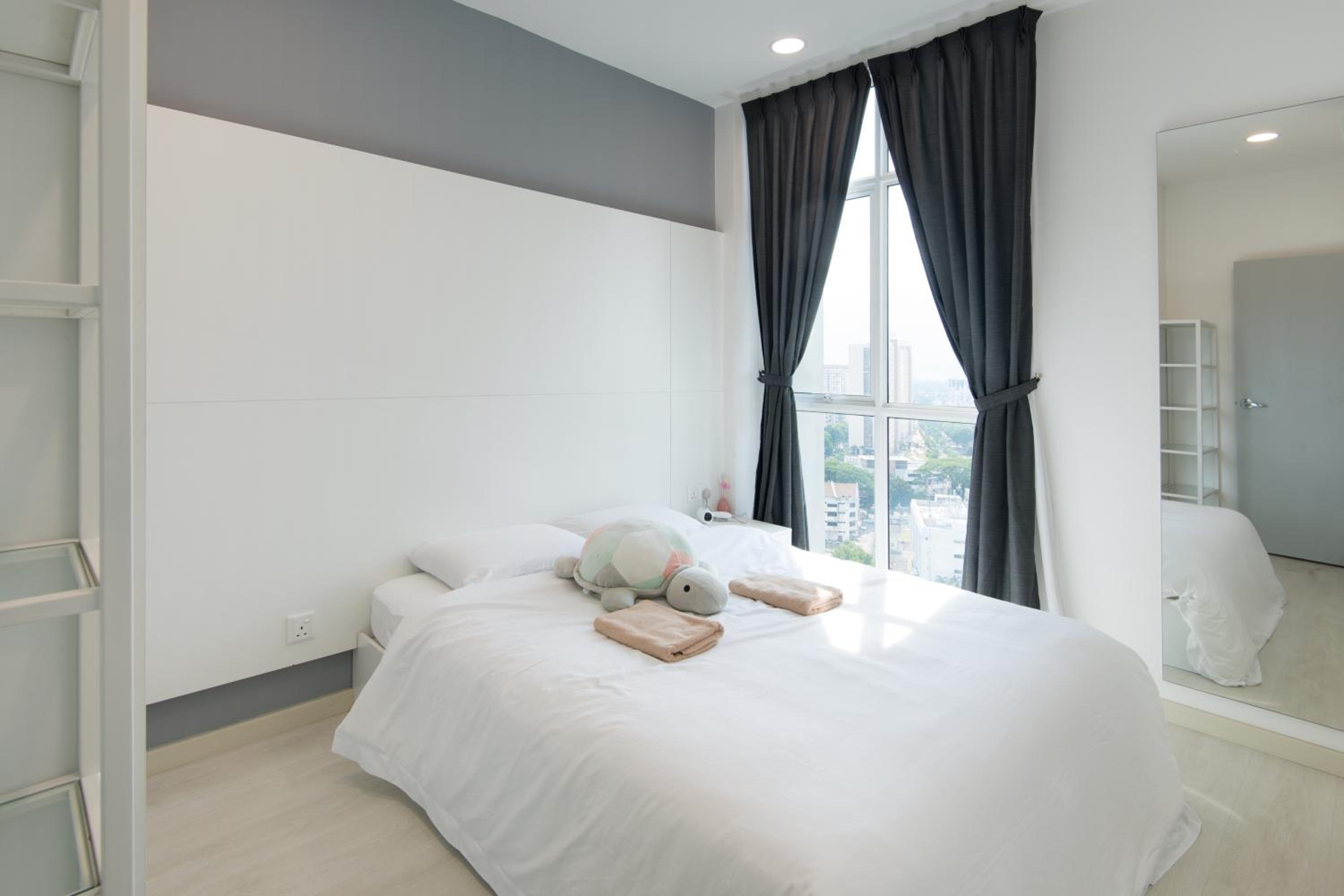 One-Bedroom Apartment photo 2