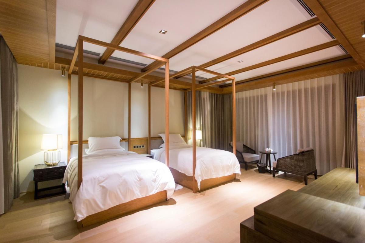Twin Room with Mountain View photo 2
