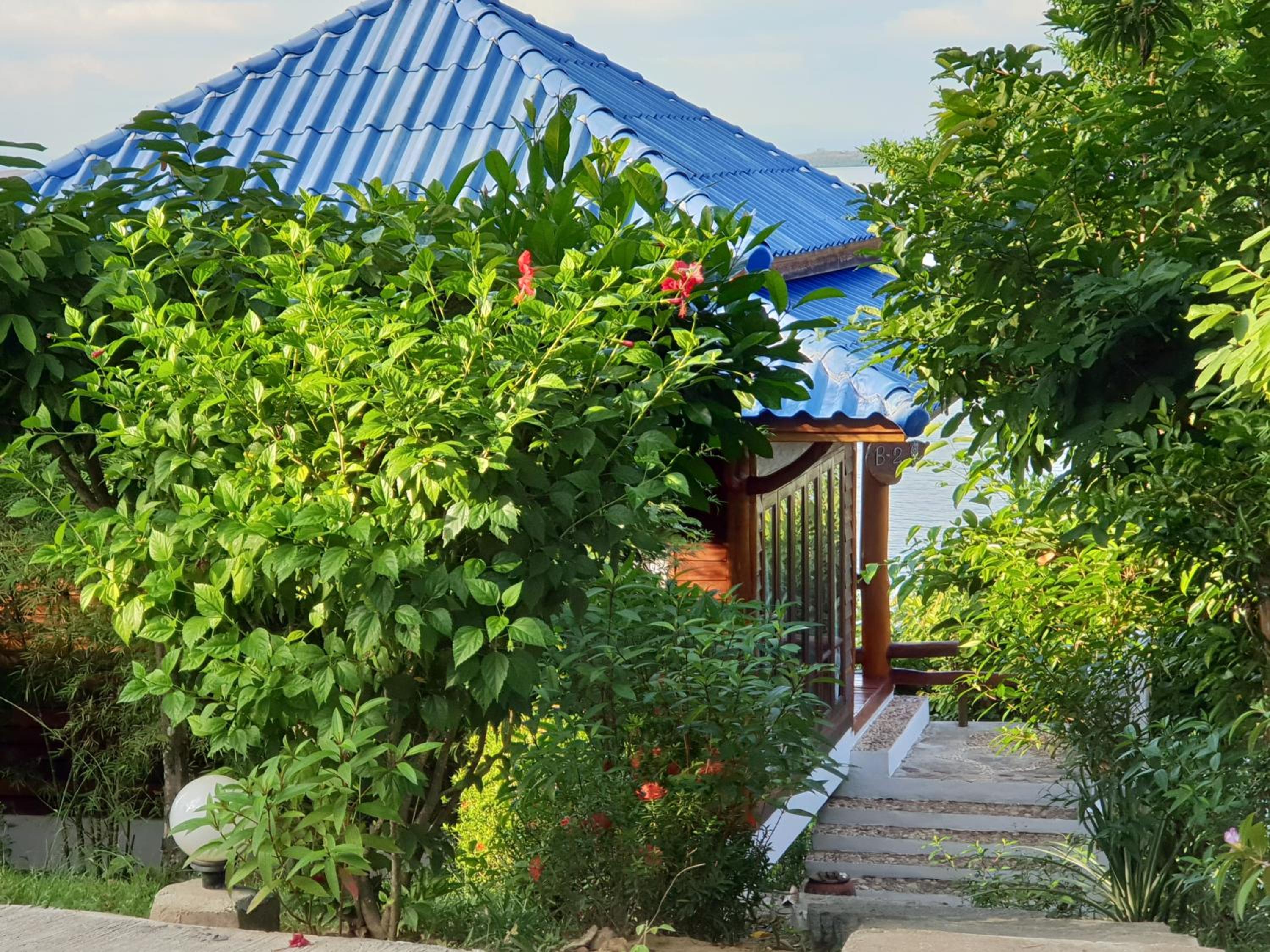 Bungalow with Sea View - Photo 20