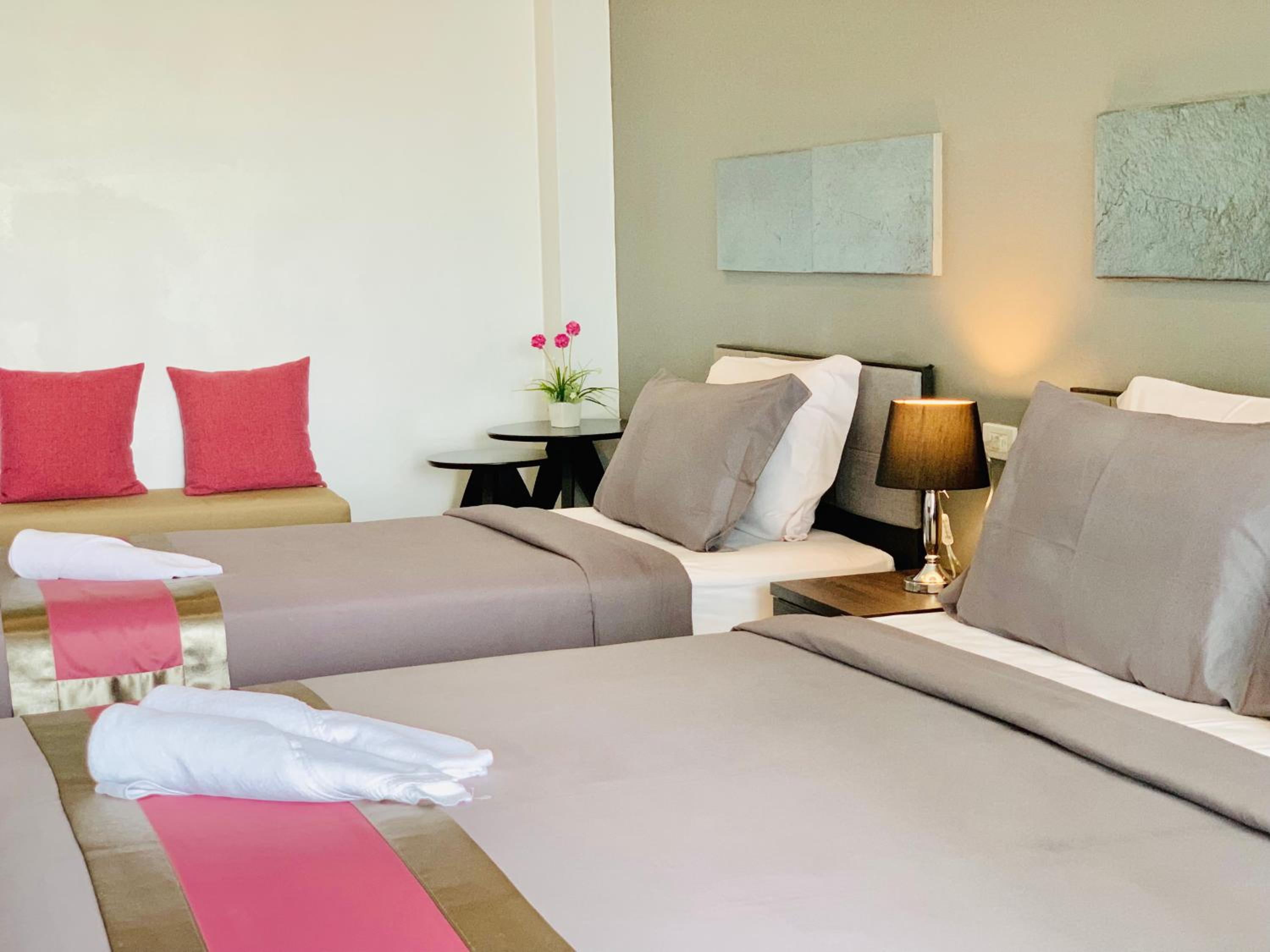 Deluxe Family Room