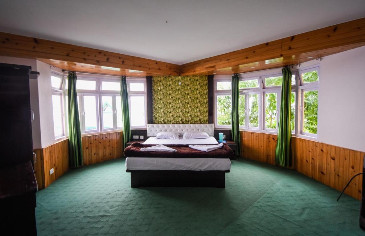 Double Room with Mountain View - Photo 6
