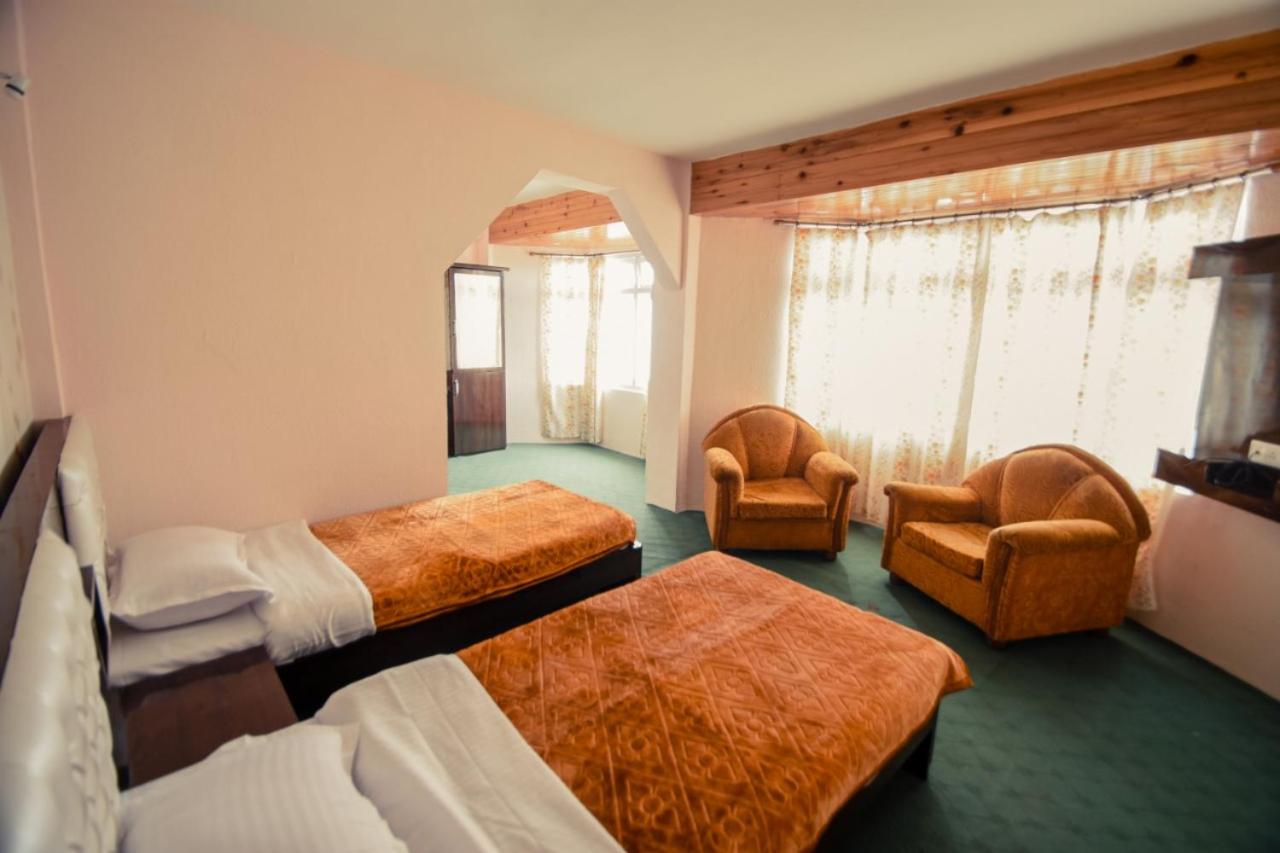 Double Room with Mountain View - Photo 3