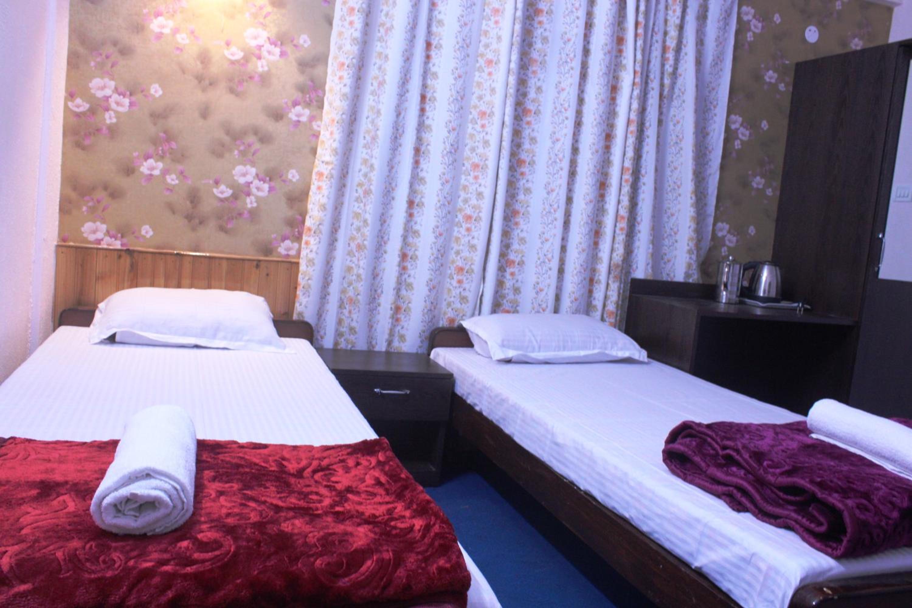 Budget Double Room - Photo 3