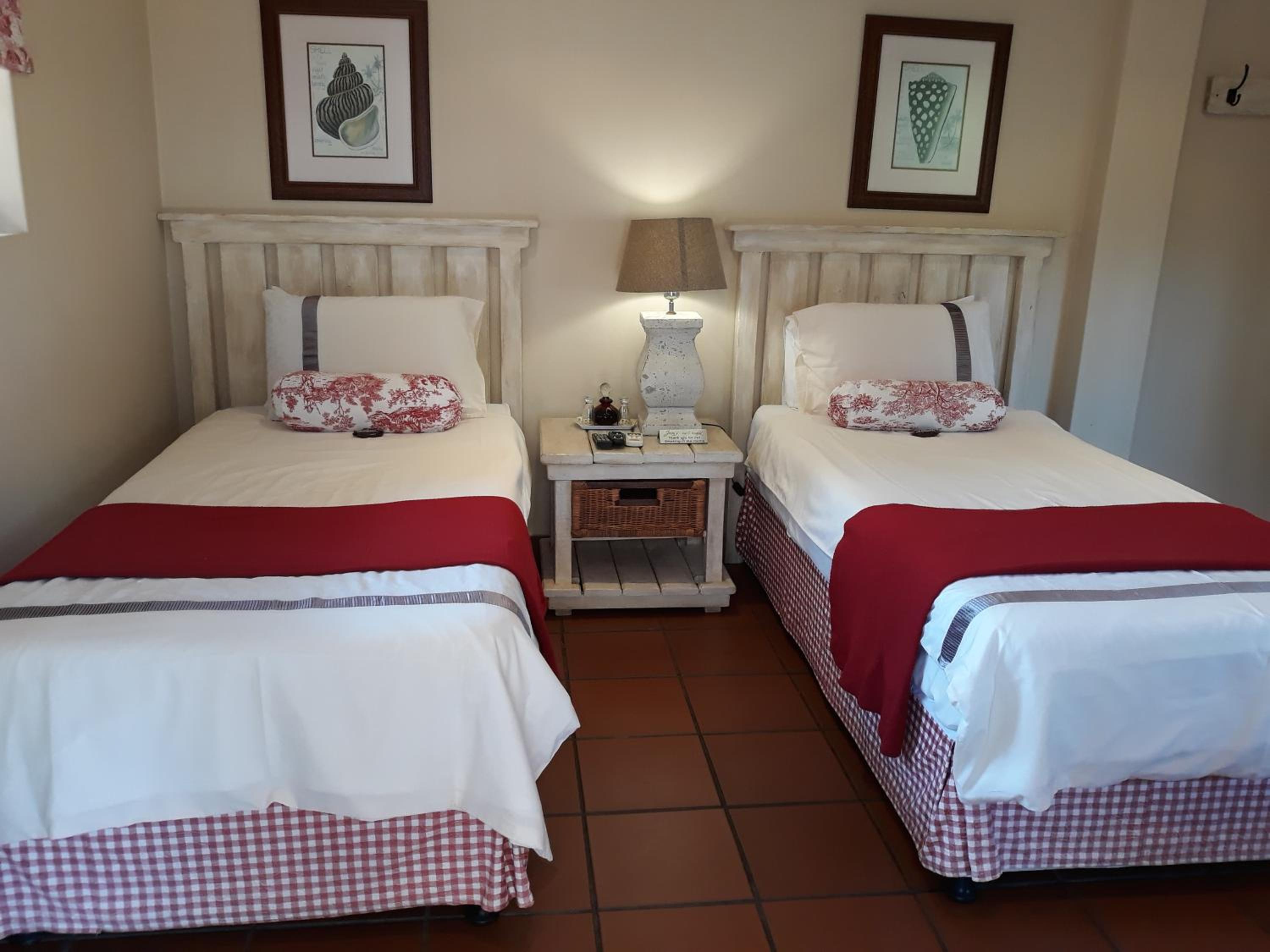 Twin Room - Photo 2