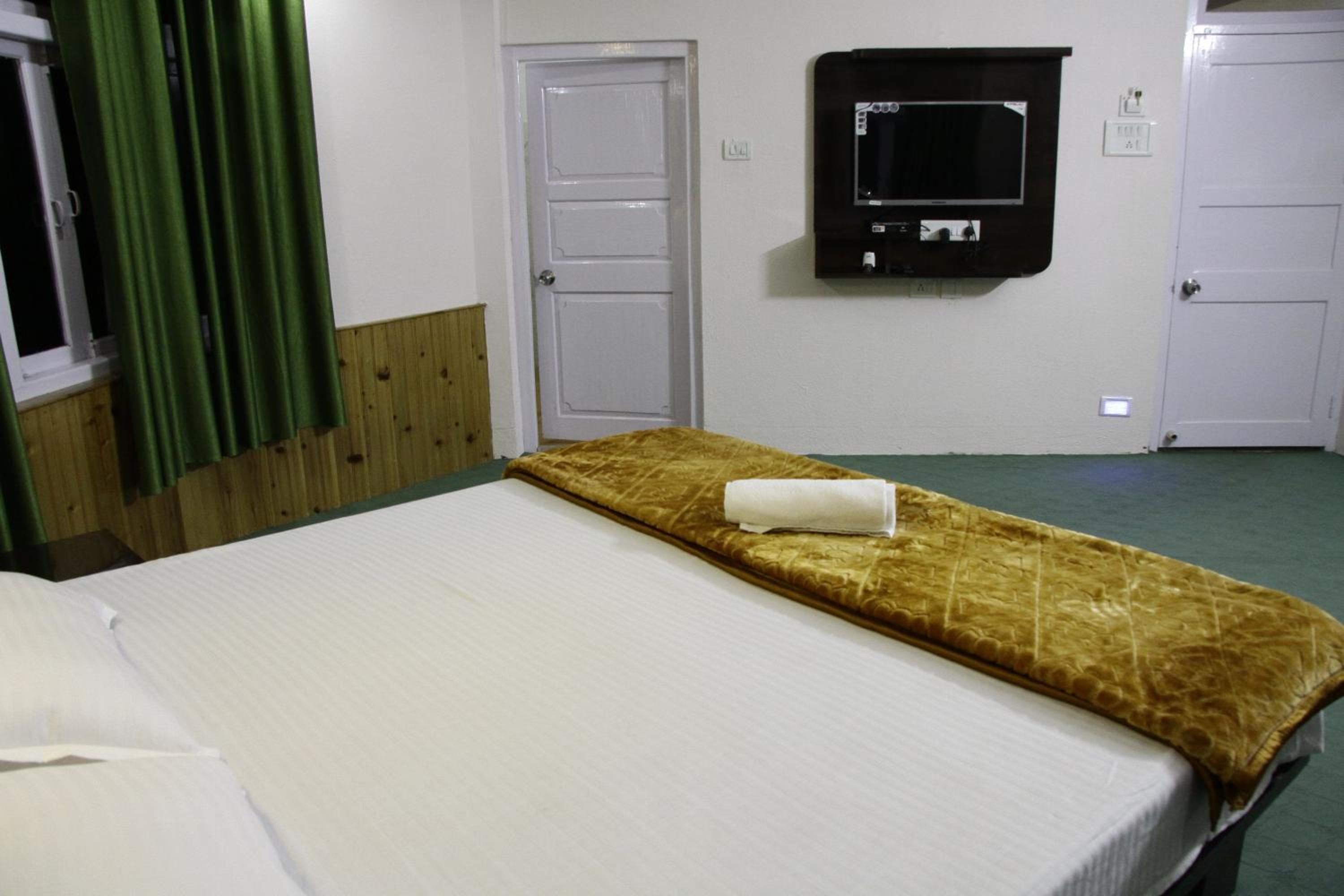 Double Room with Mountain View - Photo 5