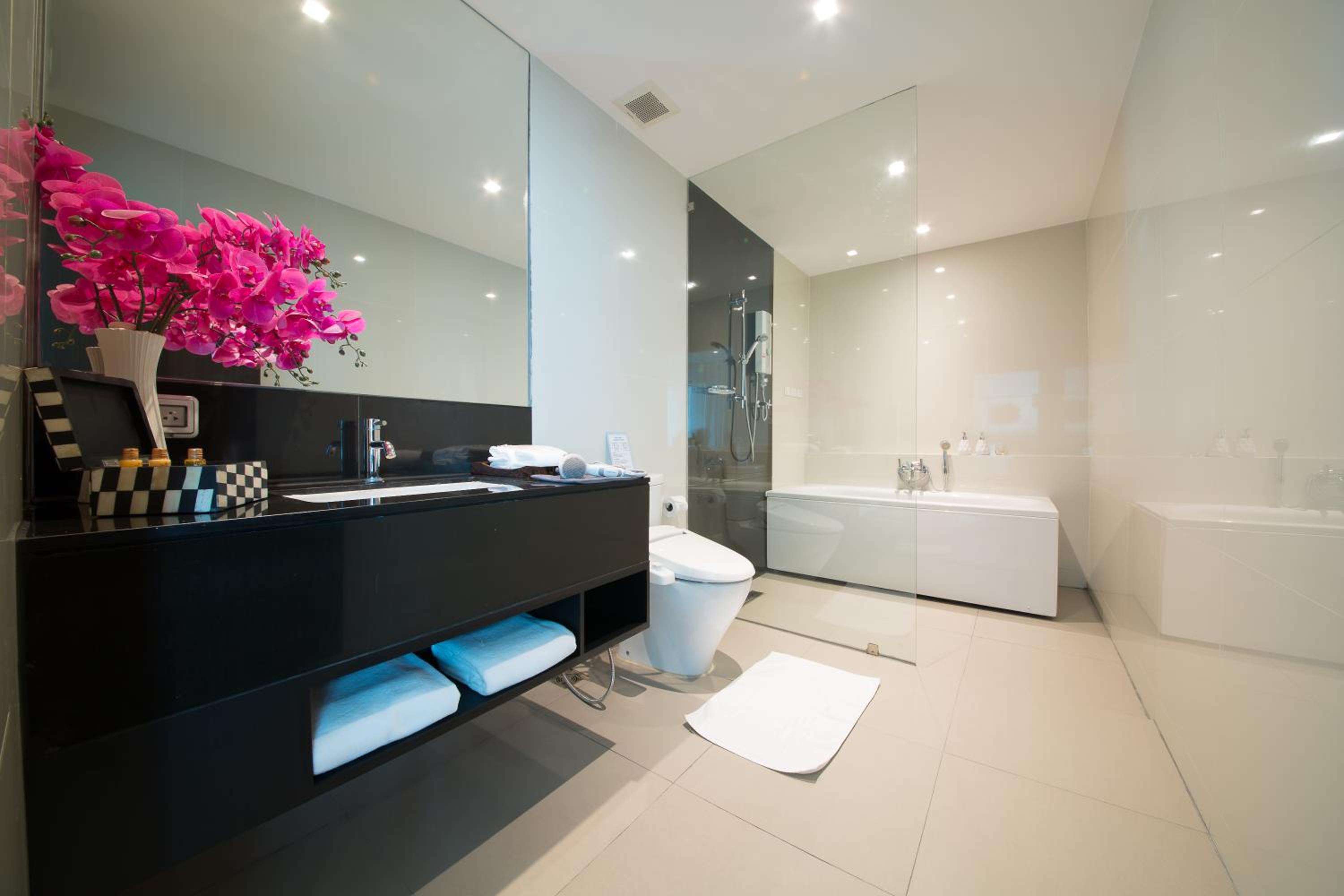 Standard King Room photo 2