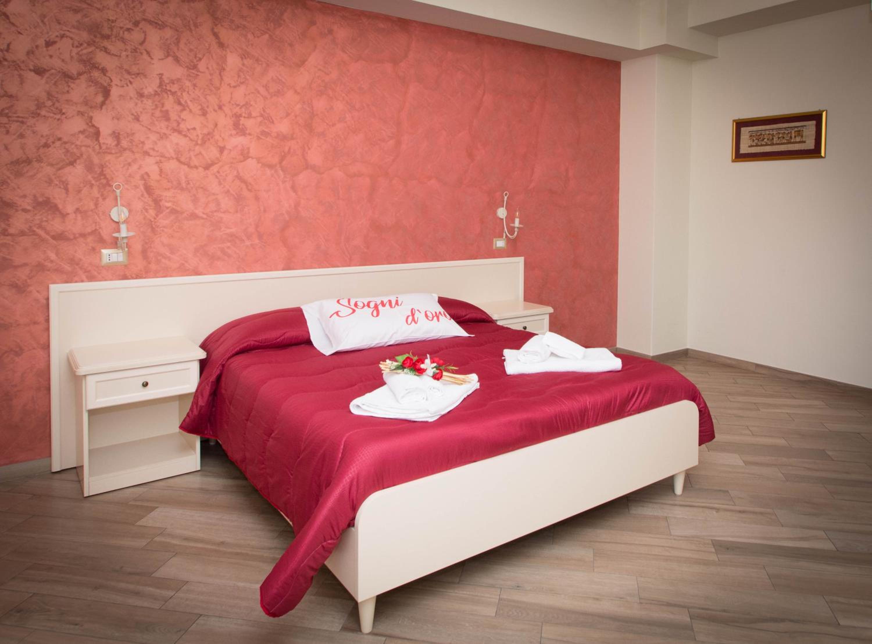 Double Room - Photo 2