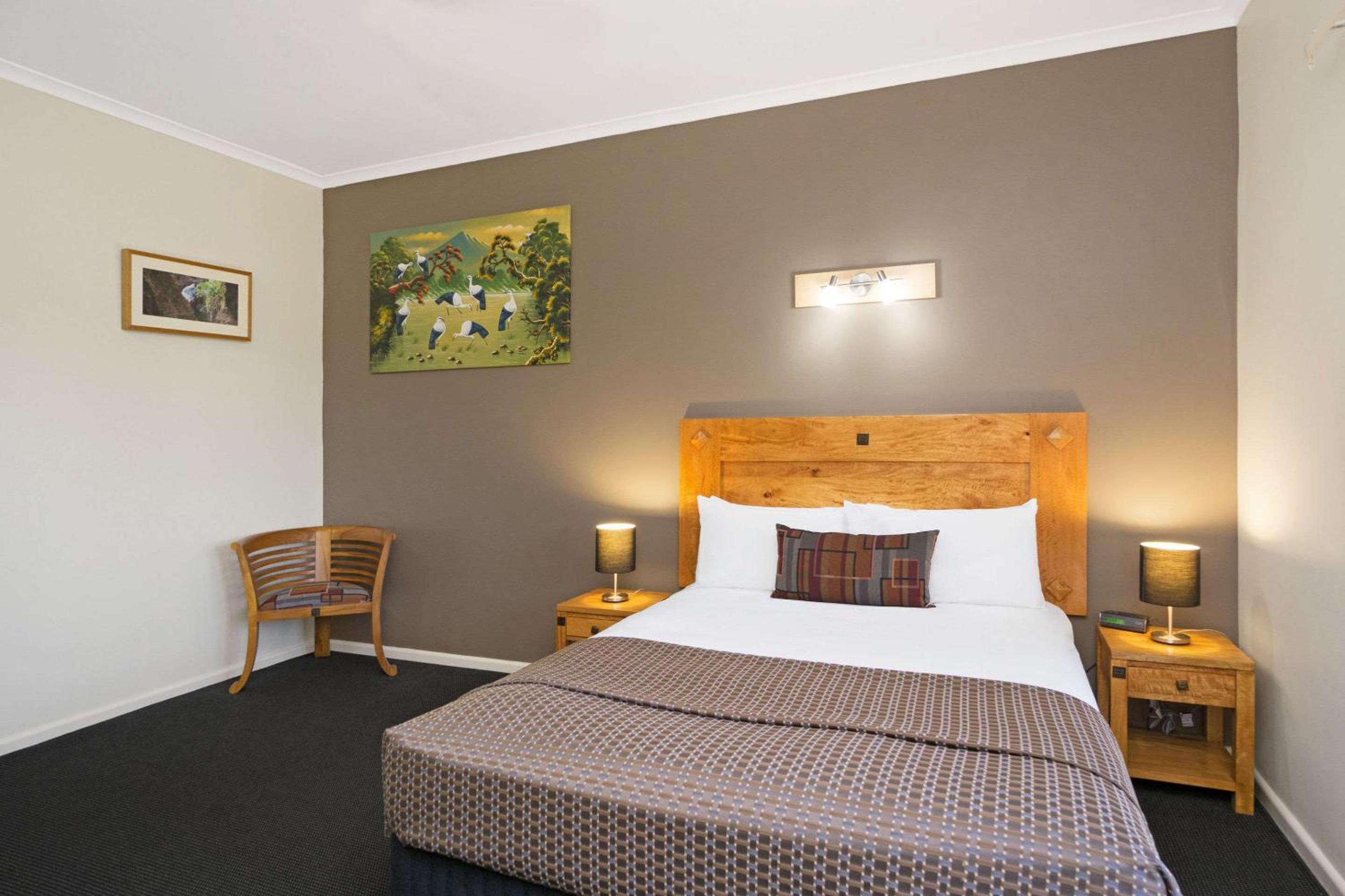 Queen Room - Disability Access/Non-Smoking