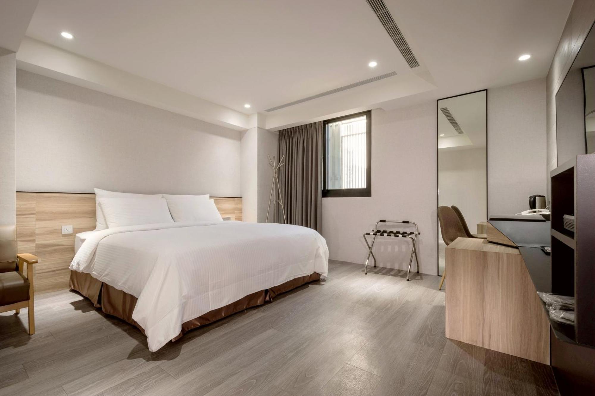 Standard Double Room - Photo 2