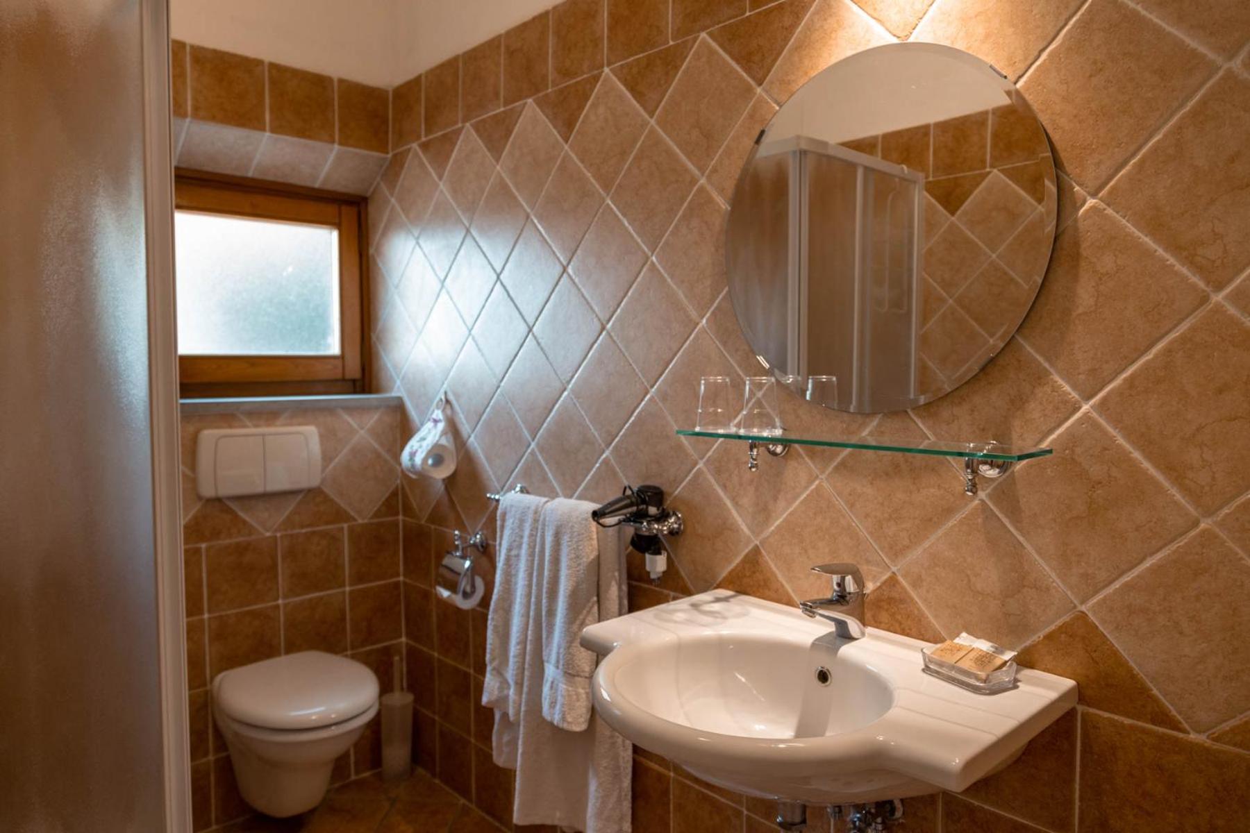 Double or Twin Room with Balcony or Patio - Photo 3