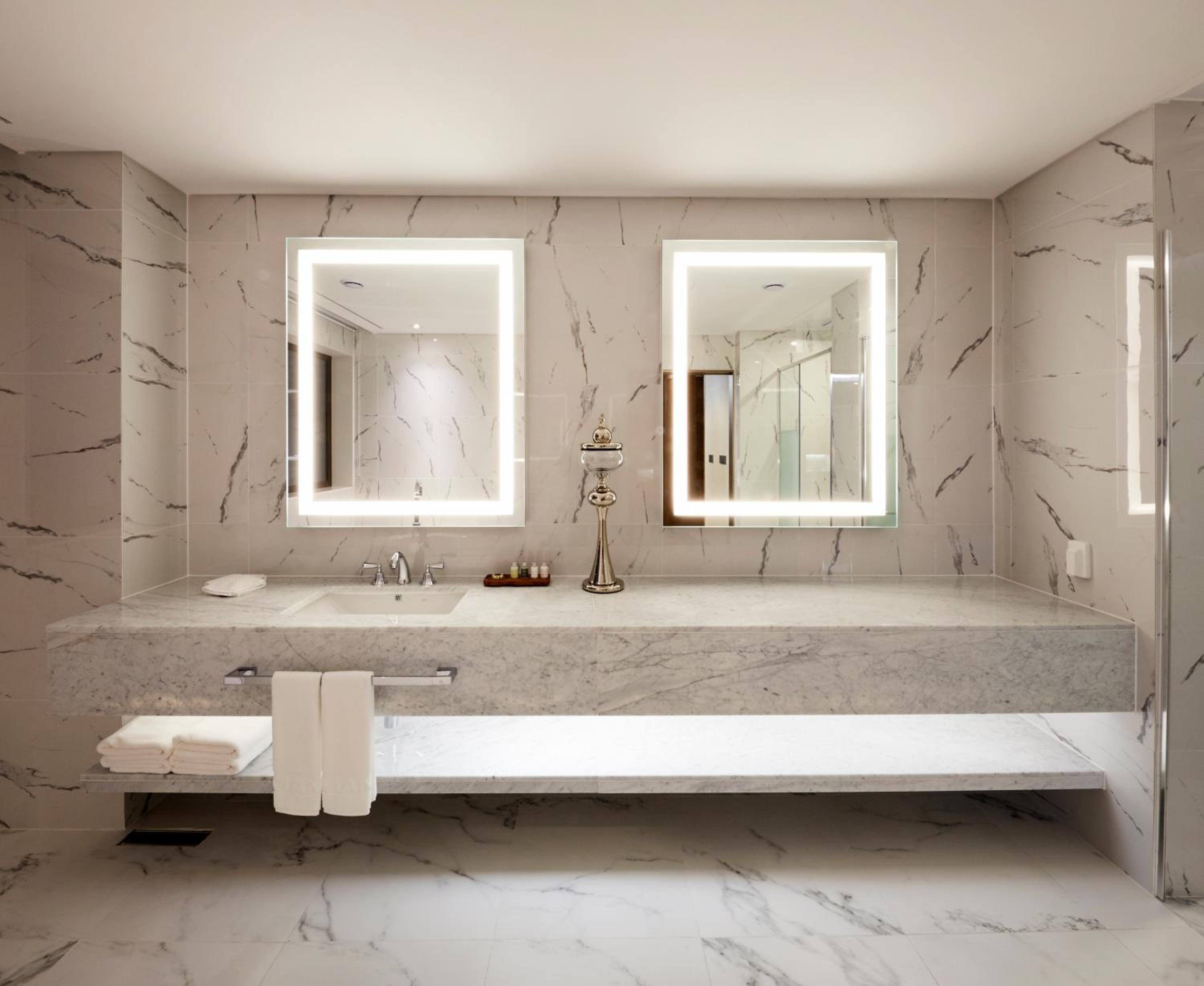 Royal Suite photo 2