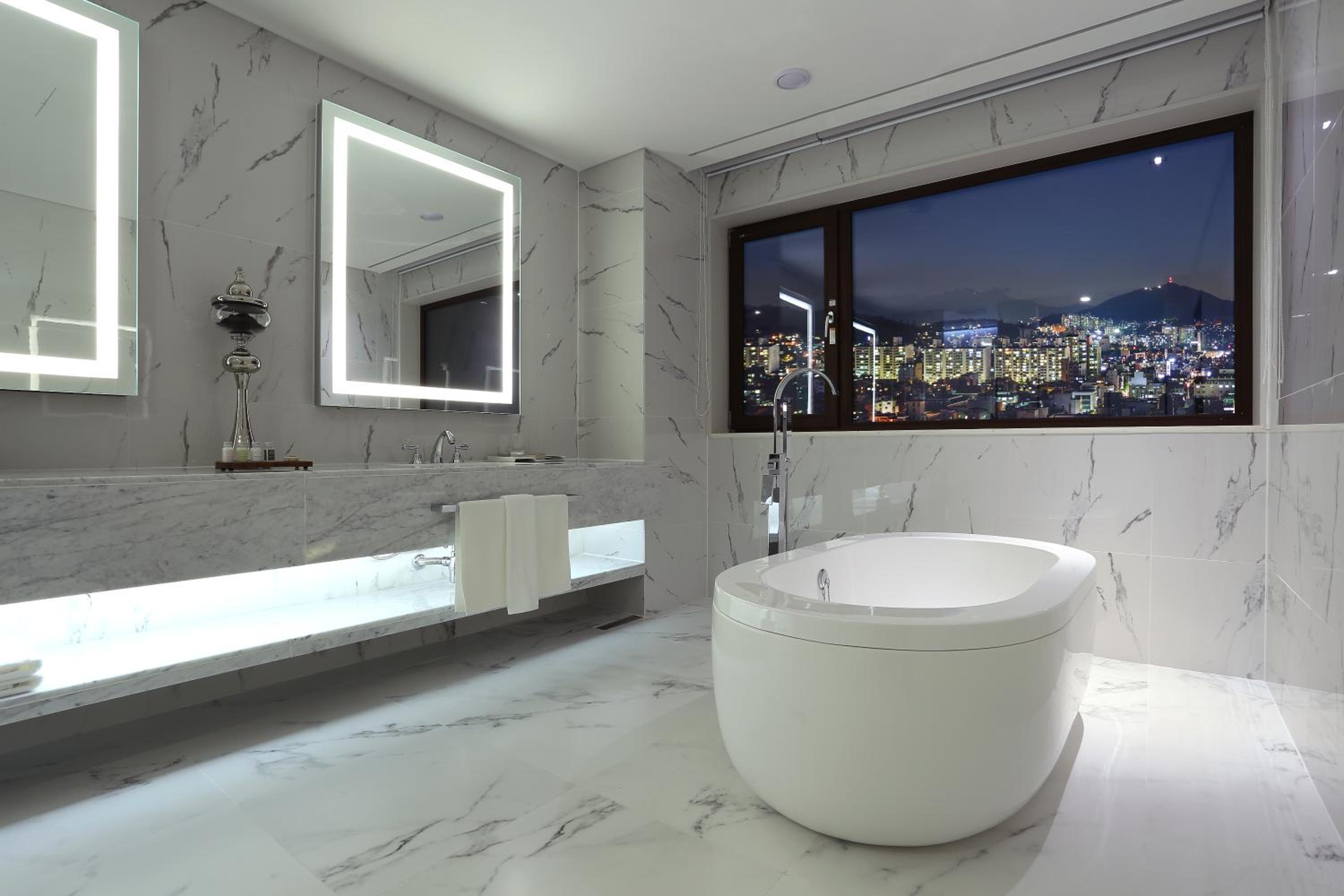 Royal Suite photo 3