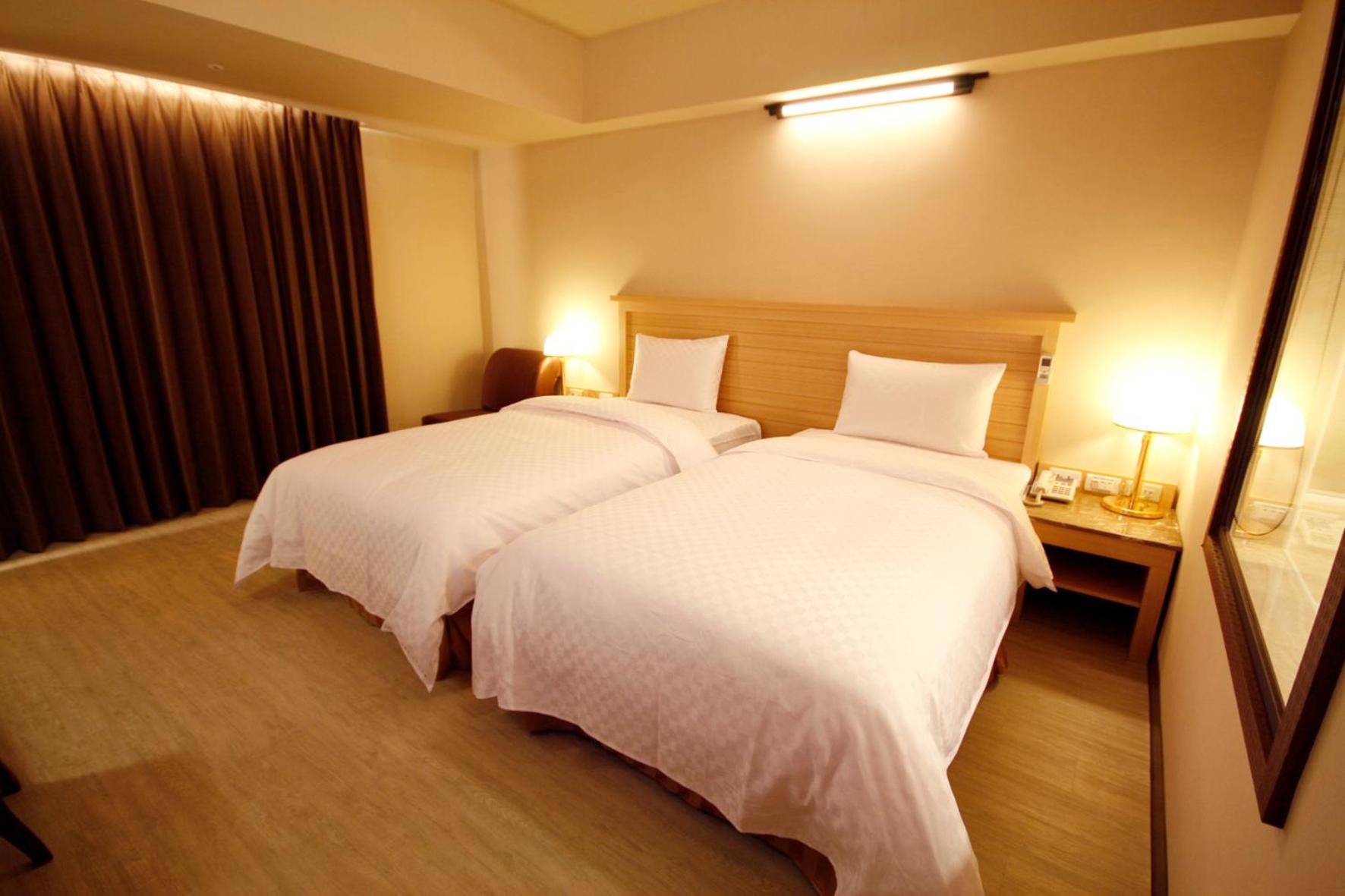 Twin Room with Shower