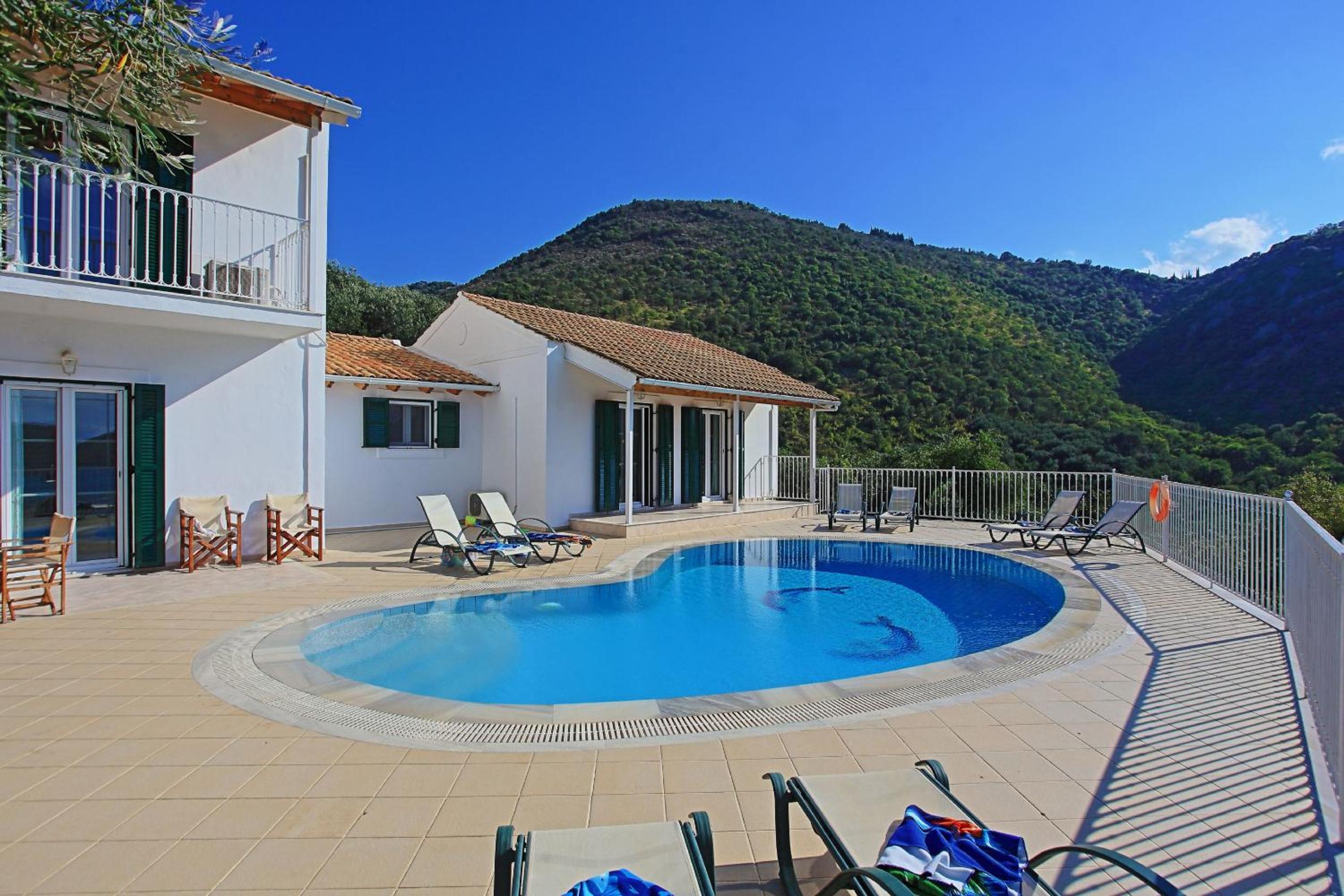 Four-Bedroom Villa photo 2