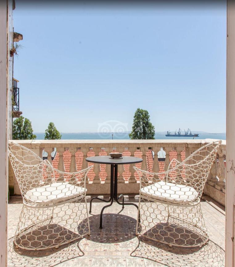 Deluxe Suite with River View - Photo 19