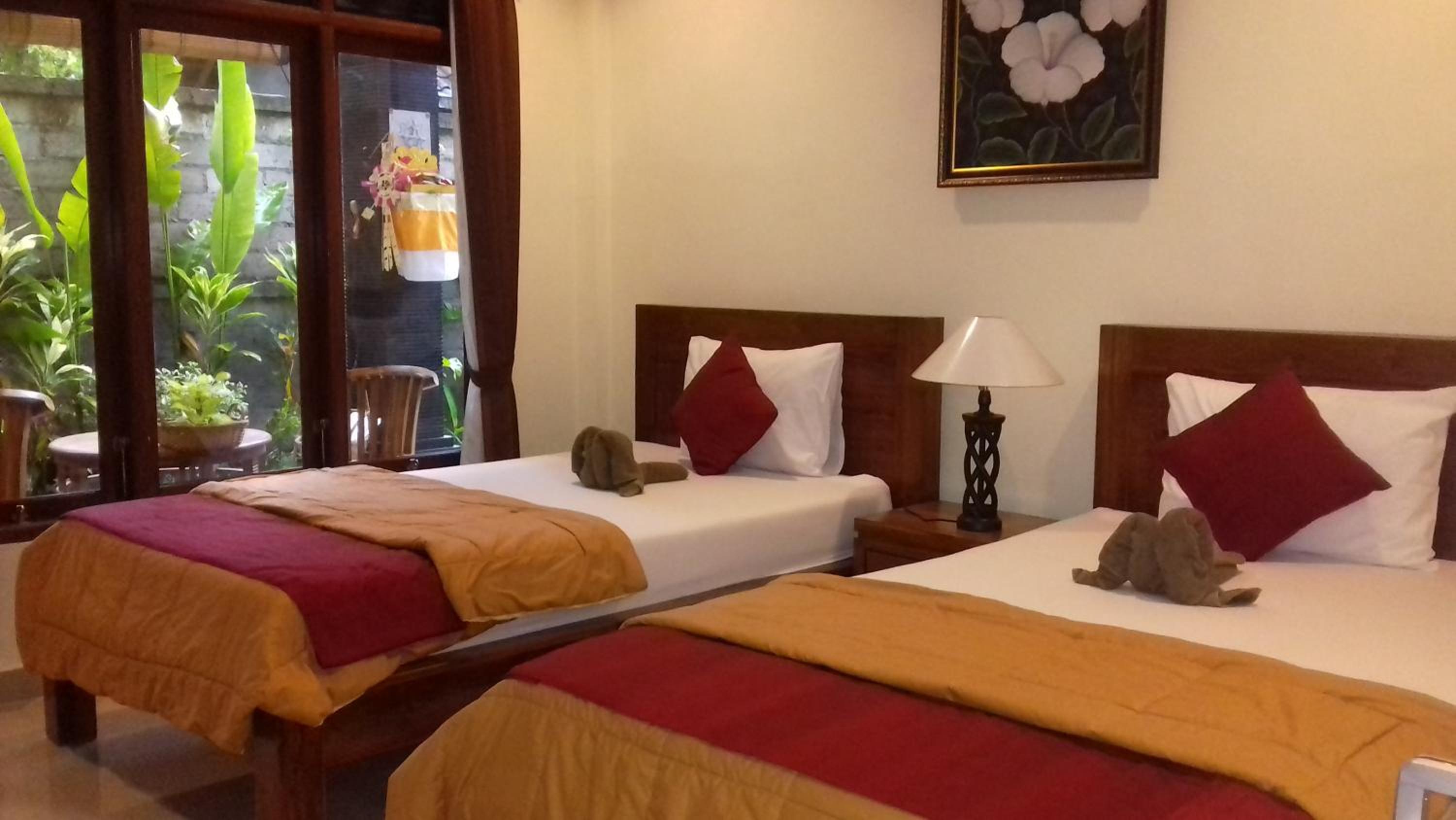 Twin Room with Balcony - Photo 10
