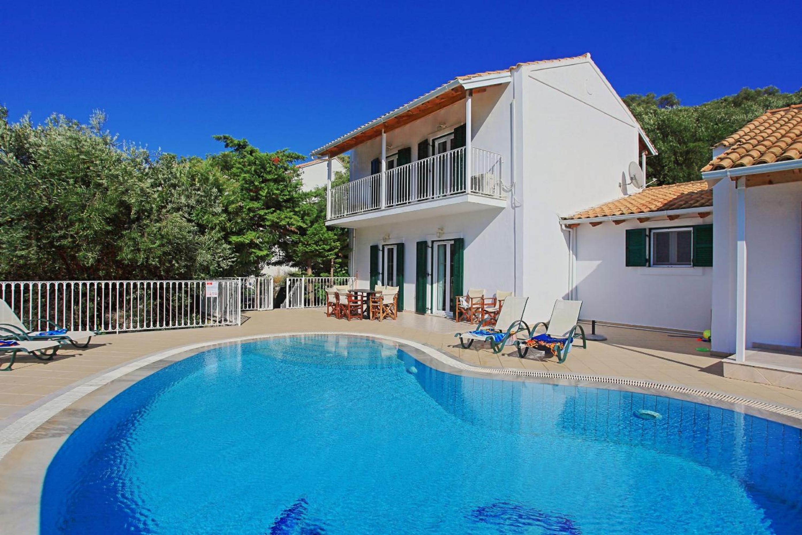 Four-Bedroom Villa photo 3