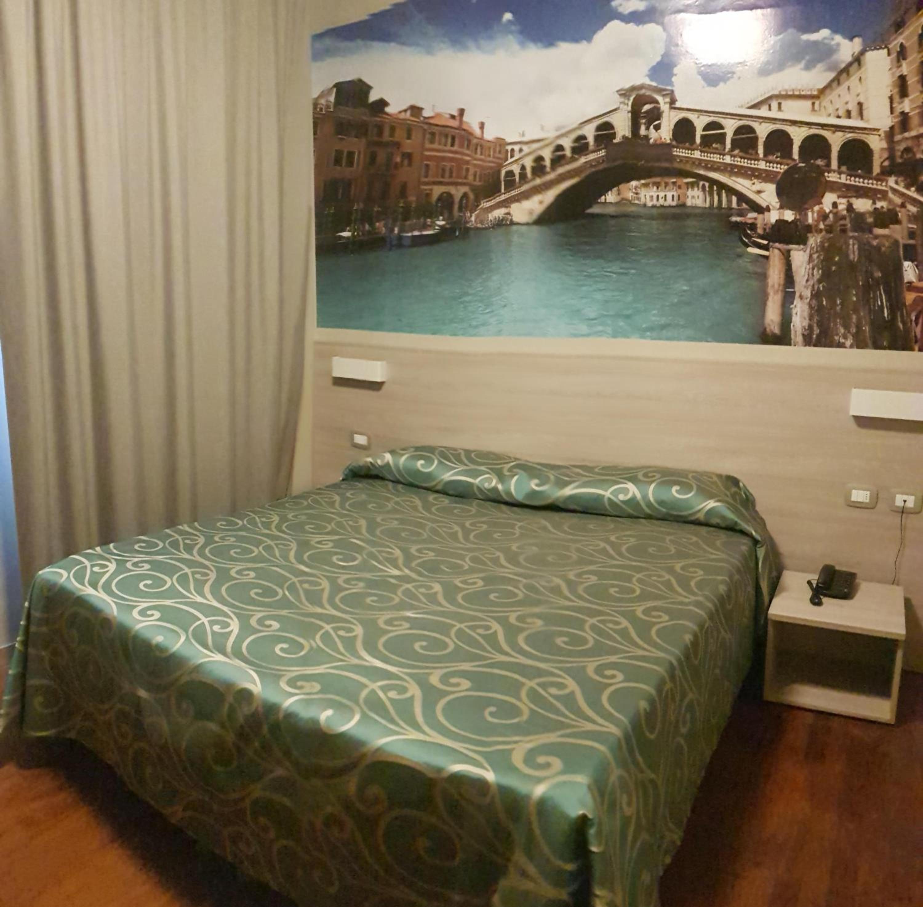 Twin/Double Room - Photo 7