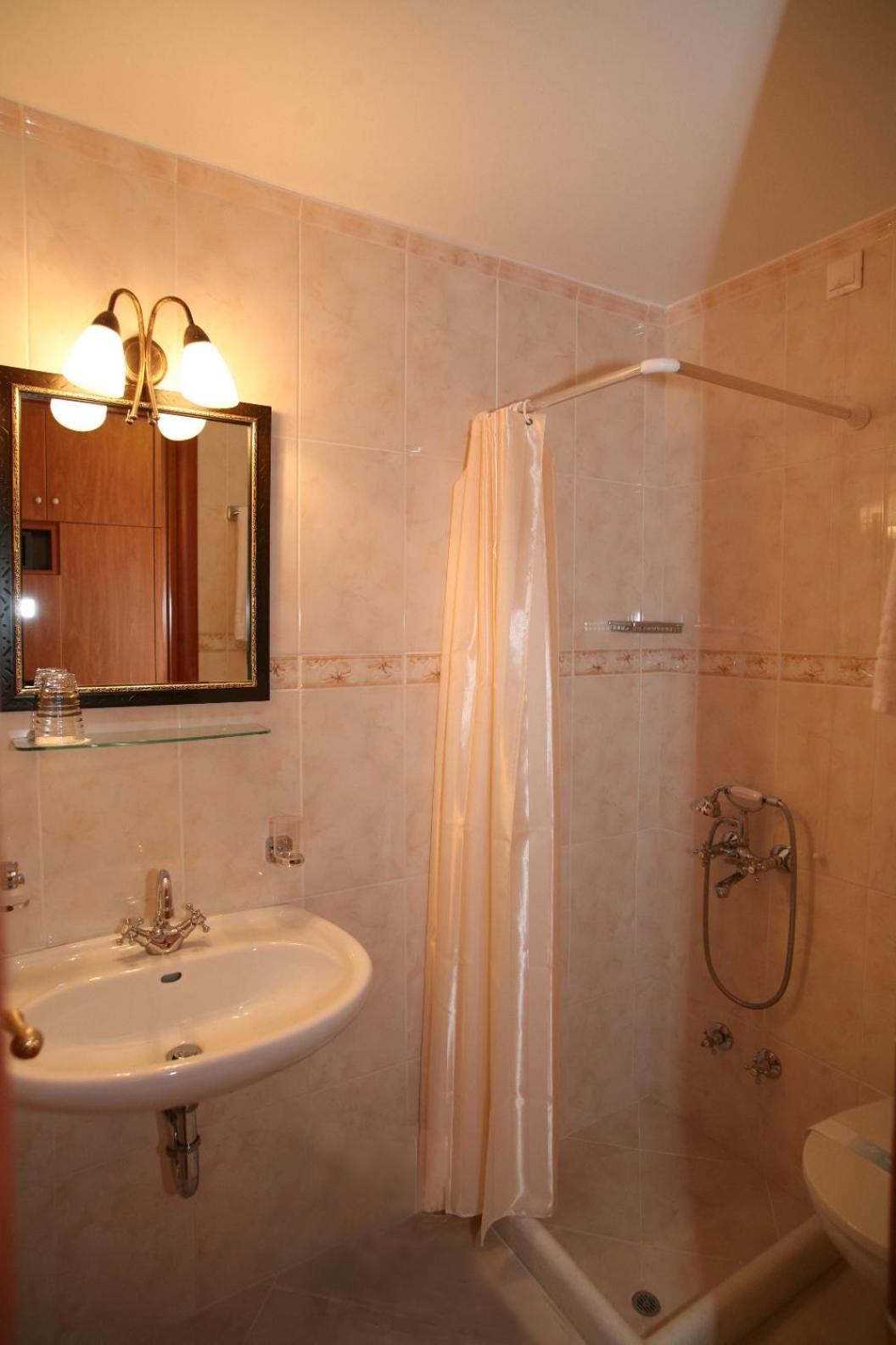 Standard Double or Twin Room photo 3