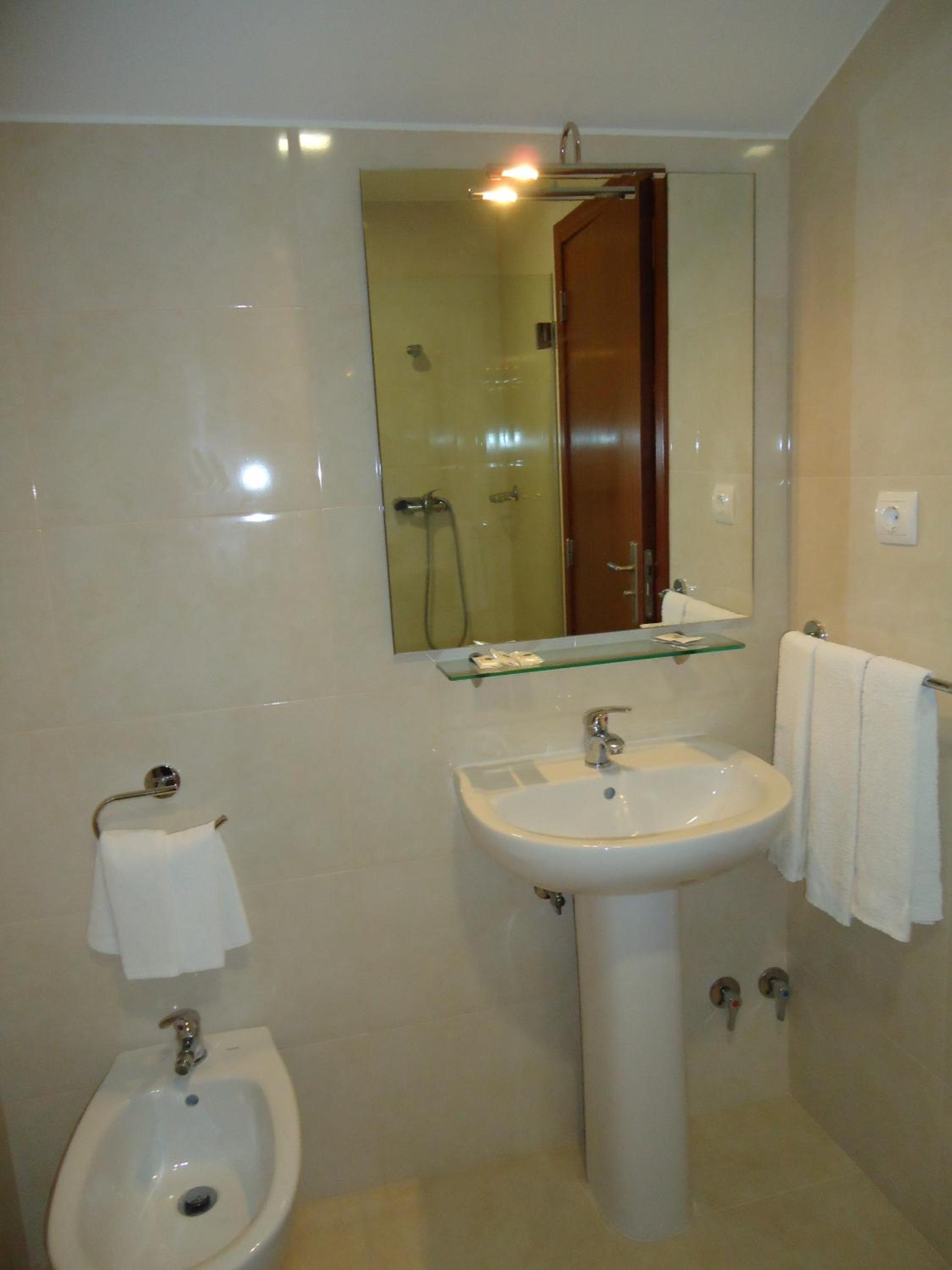 Triple Room - Photo 10