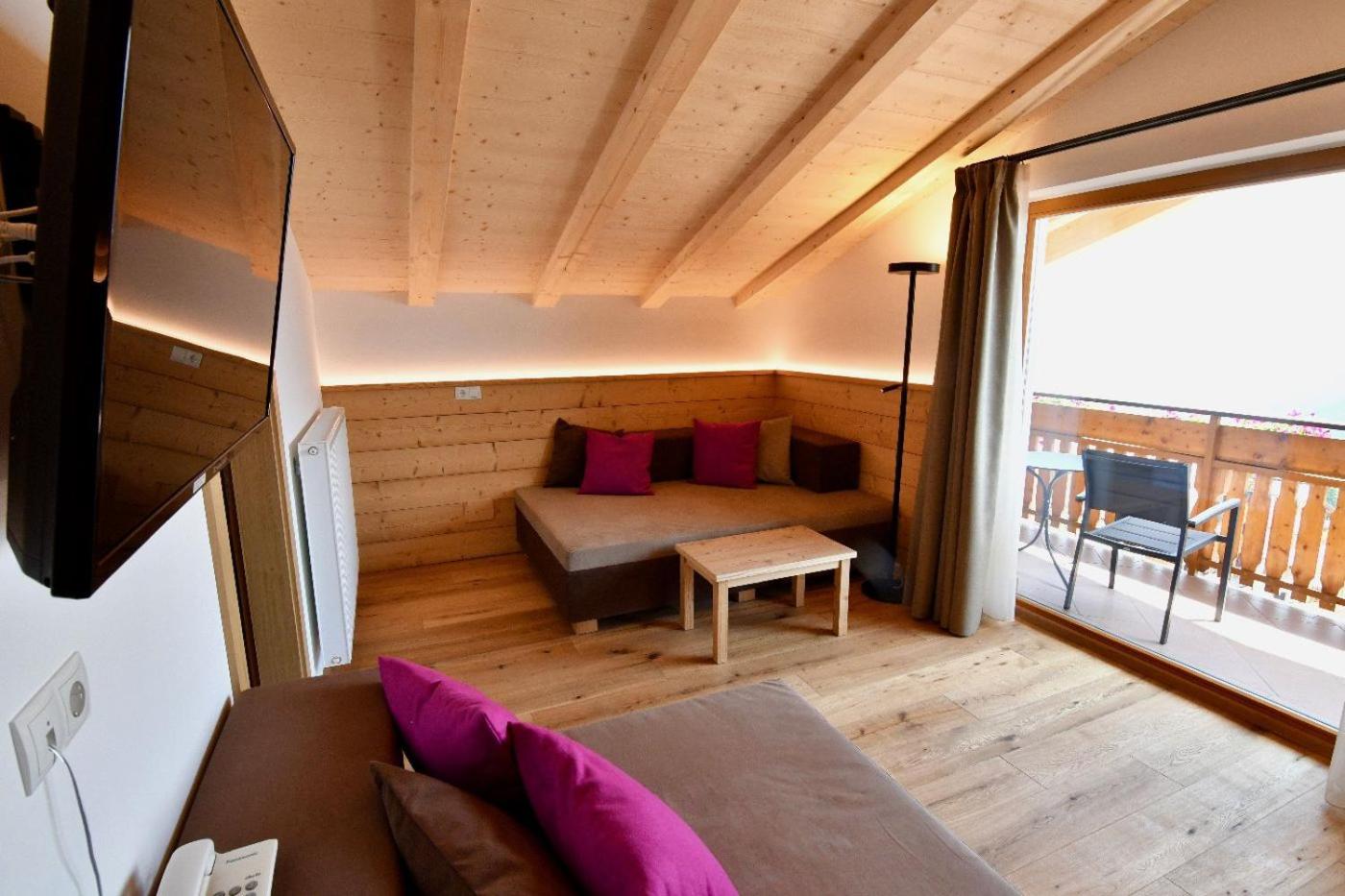Double Room - Photo 16