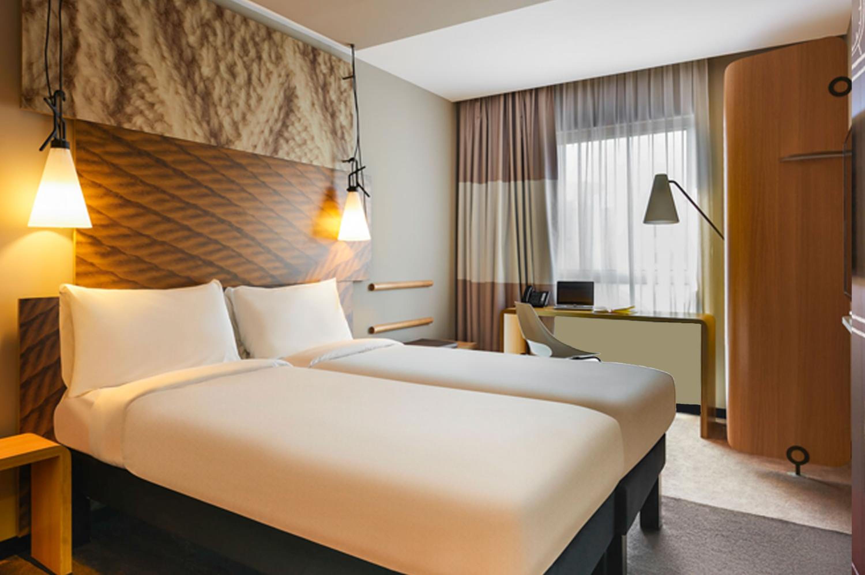 Standard Twin Room - Photo 4