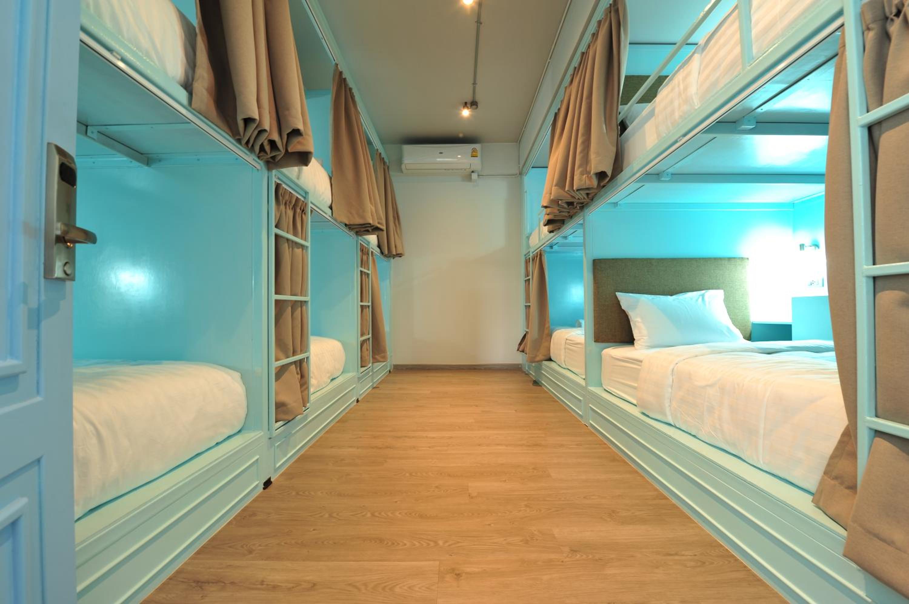 Bunk Bed in Mixed Dormitory Room